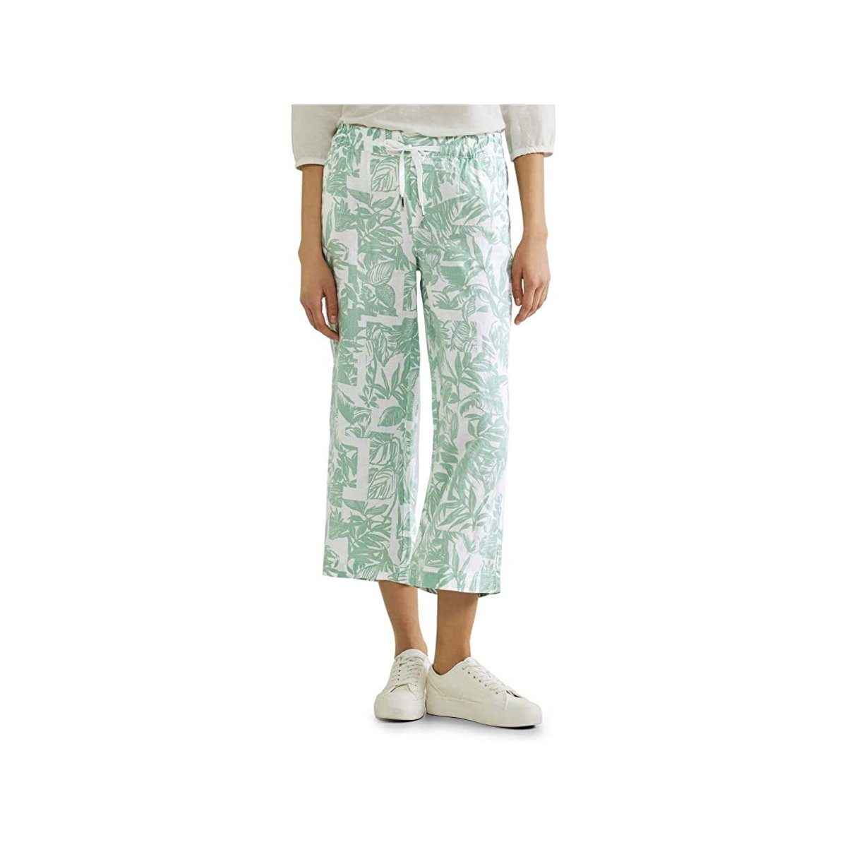 STREET leafy soft green (1-tlg) Shorts regular grün ONE