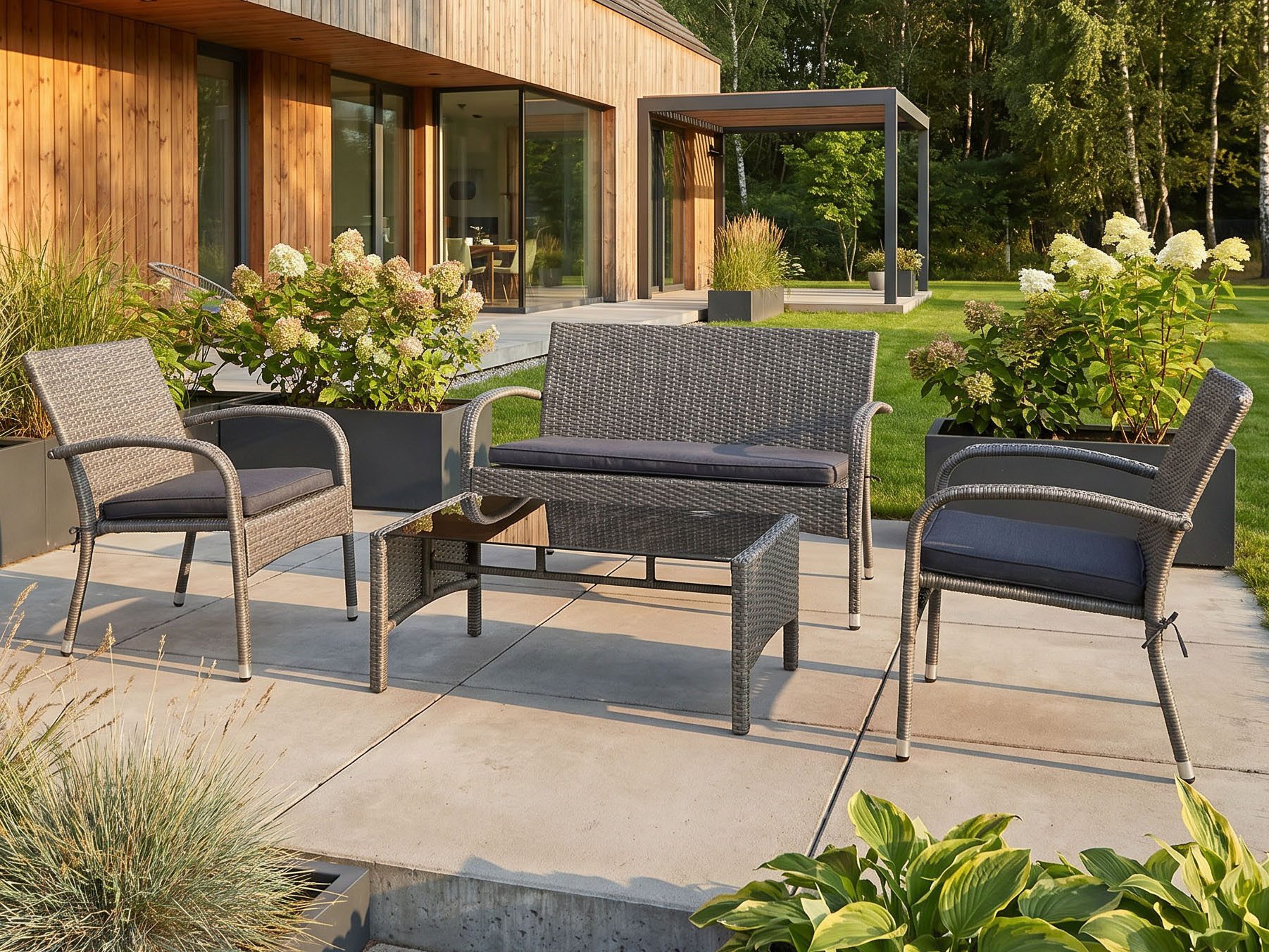 Beautysofa Gartenlounge-Set MONTERO universelles Set für Garten und Balkon, (pulverbeschichteter Stahlrahmen, korrosionsbeständig und stabil, Technorattan, 4-tlg., 1 Sofa + 2 Sessel + Couchtisch), abnehmbare Sitzkissen, Couchtisch mit gehärteter Glasplatte