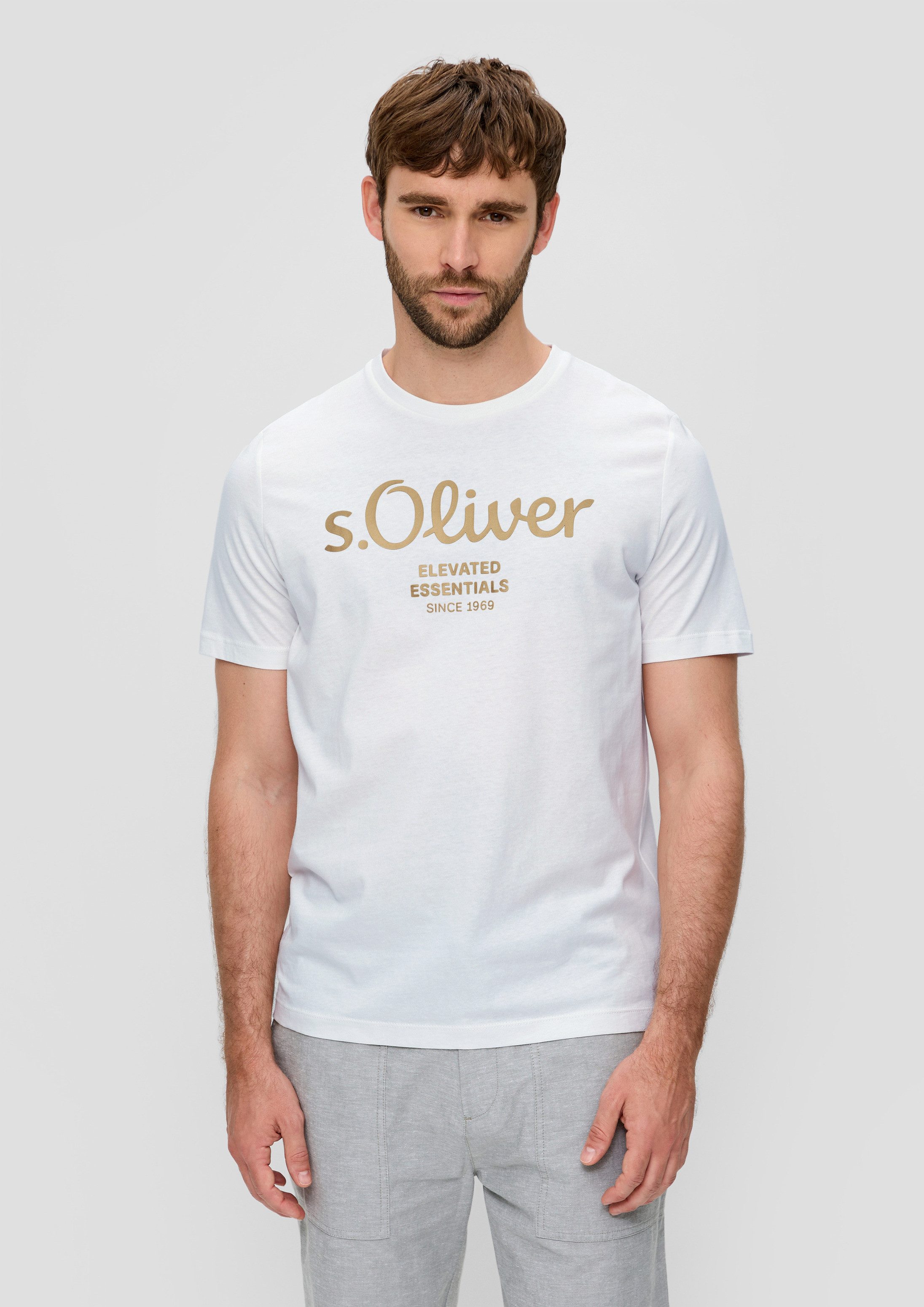 s.Oliver Kurzarmshirt T-Shirt T-Shirt aus Baumwolle mit Label-Print