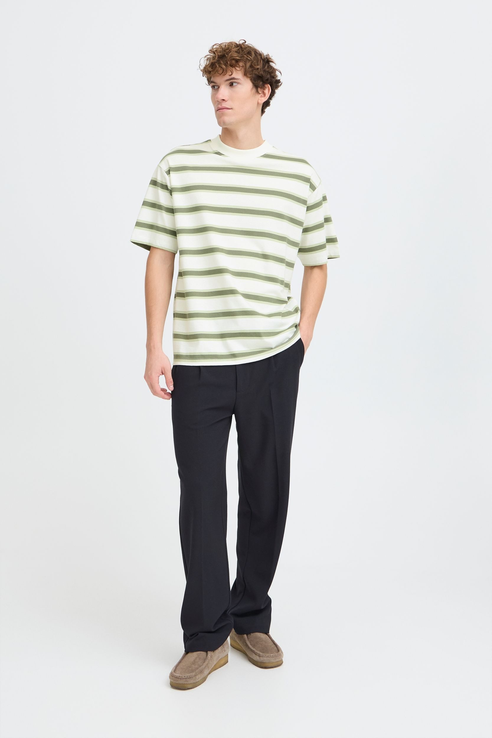 Casual Friday T-Shirt Gestreiftes Design Rundhalsausschnitt Kurzarm Regular Fit für Herren (1-tlg) Baumwolle Normal Fit Rundhals Kurzarm Gestreift atmungsaktiv