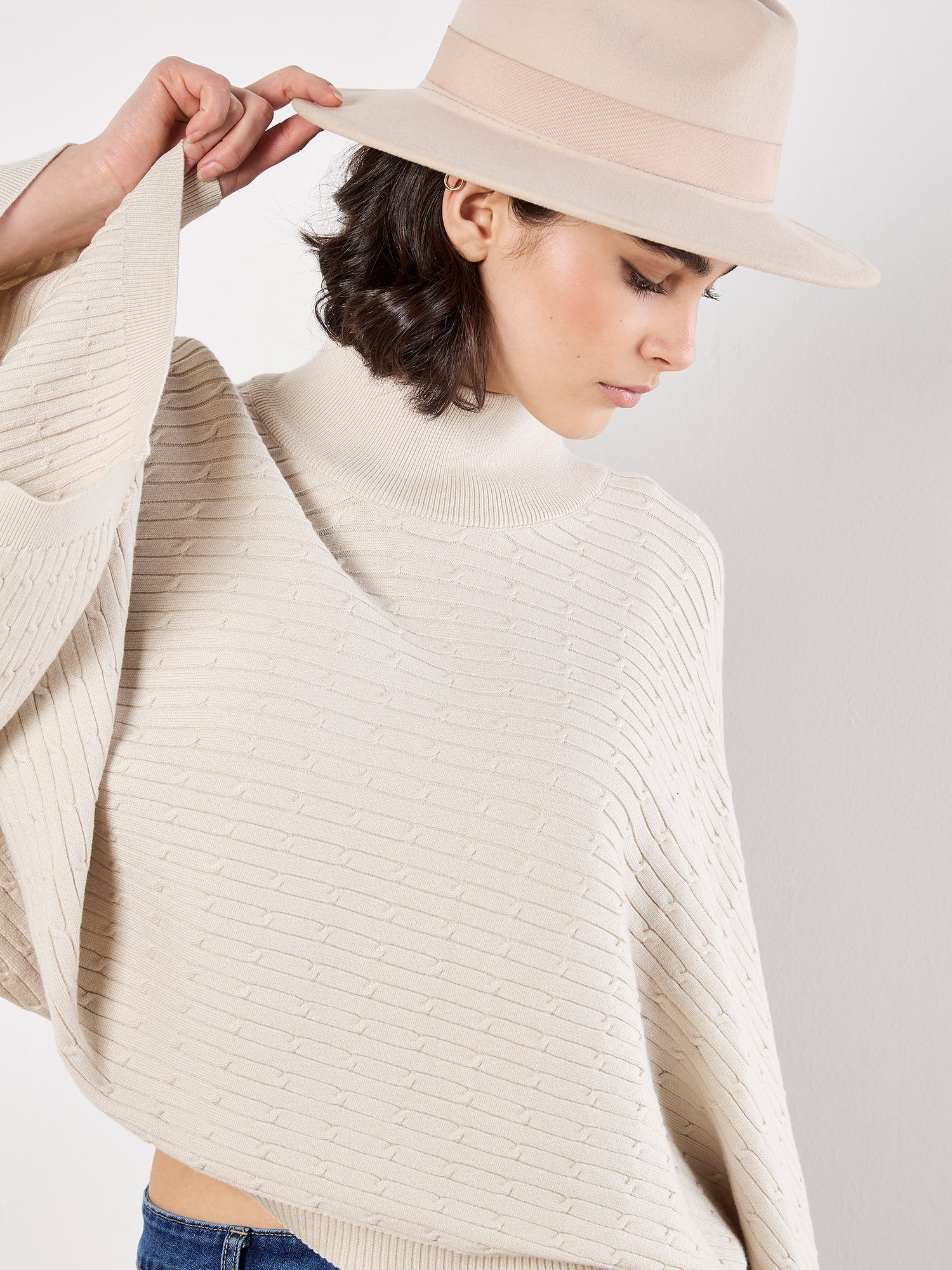 Apricot Strickpullover Pullover-Cape mit Zopfmuster