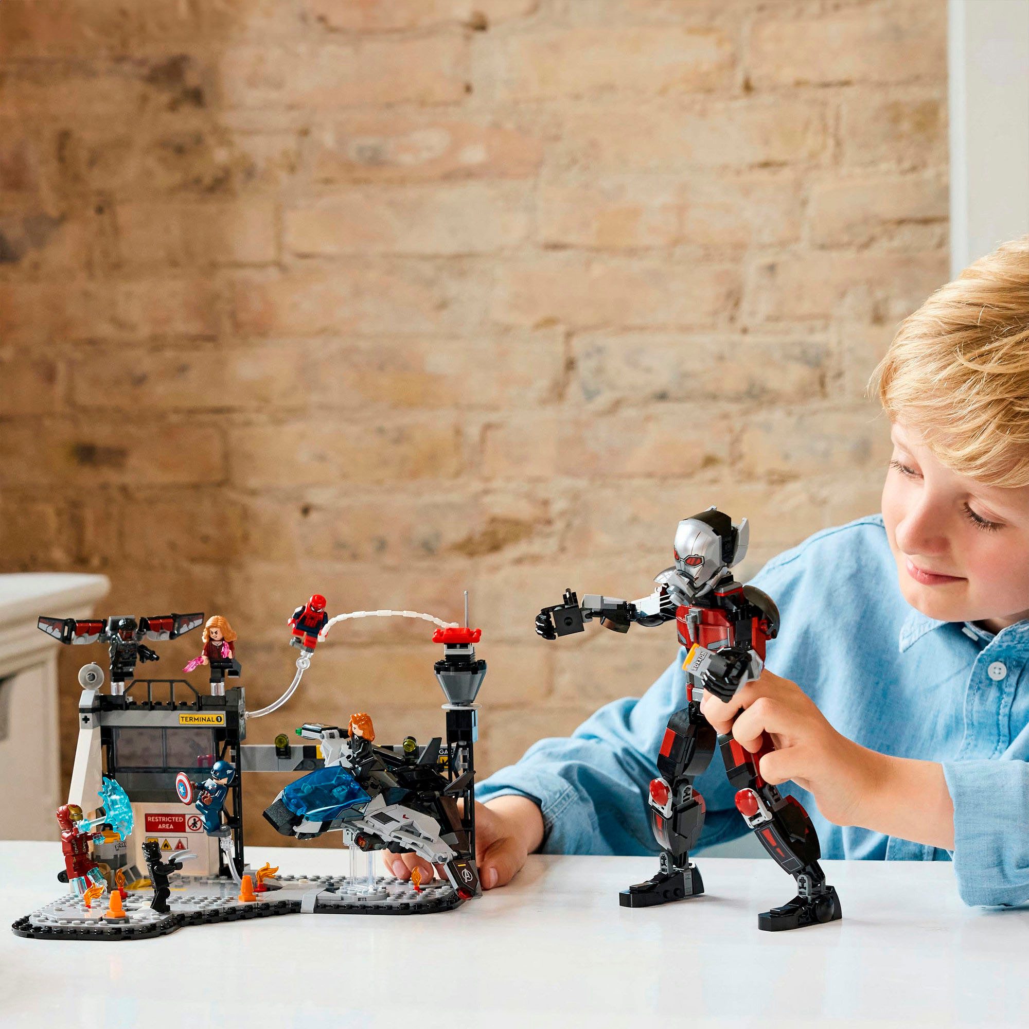 LEGO® Captain America: Civil War Actionduell günstig online kaufen