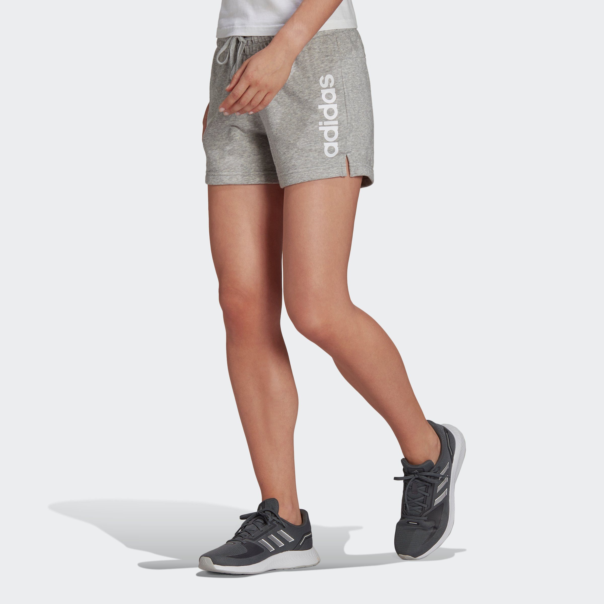 (1-tlg) LOGO ESSENTIALS Shorts SLIM Sportswear adidas