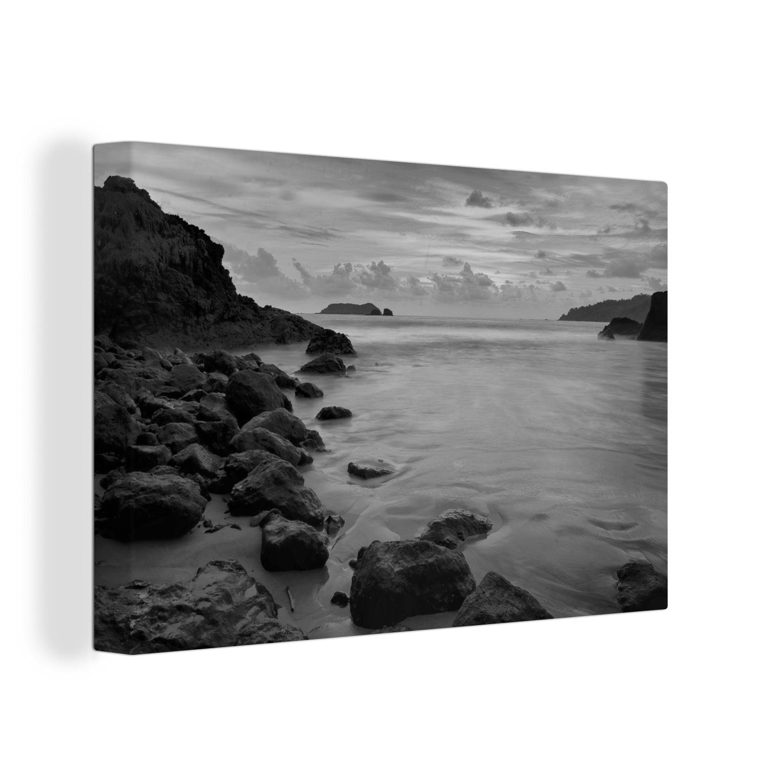 OneMillionCanvasses® Leinwandbild Der Strand von Manuel Antonio in Costa Rica in Schwarz und Weiß, (1 St), Wandbild Leinwandbilder, Aufhängefertig, Wanddeko, 30x20 cm