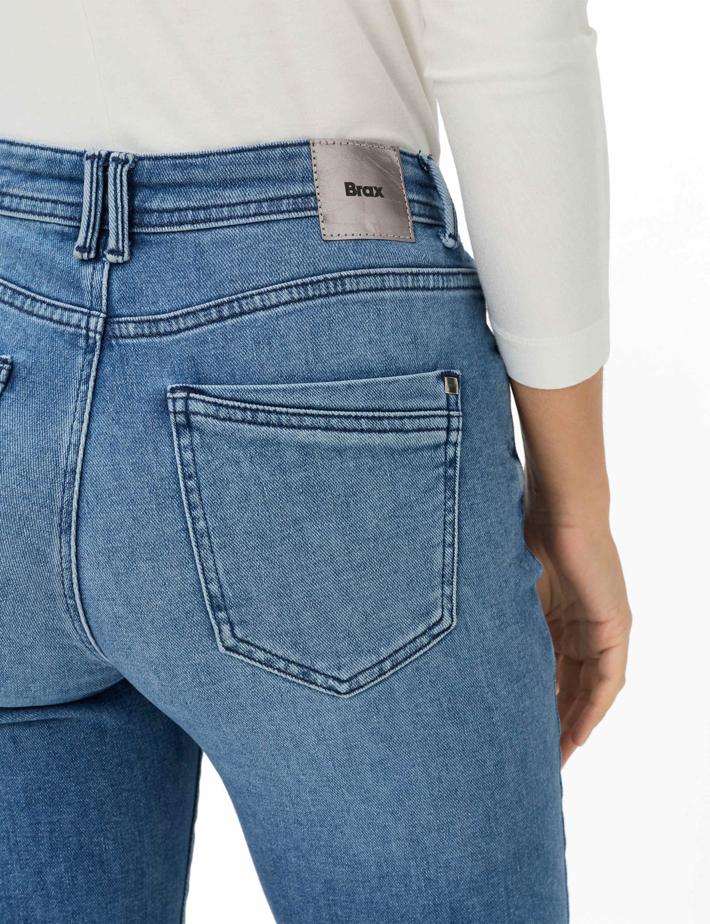 Brax 5-Pocket-Jeans Style CAROLA Denim: Five-Pocket-Jeans im Feminine Fit – Bild 4 von 5
