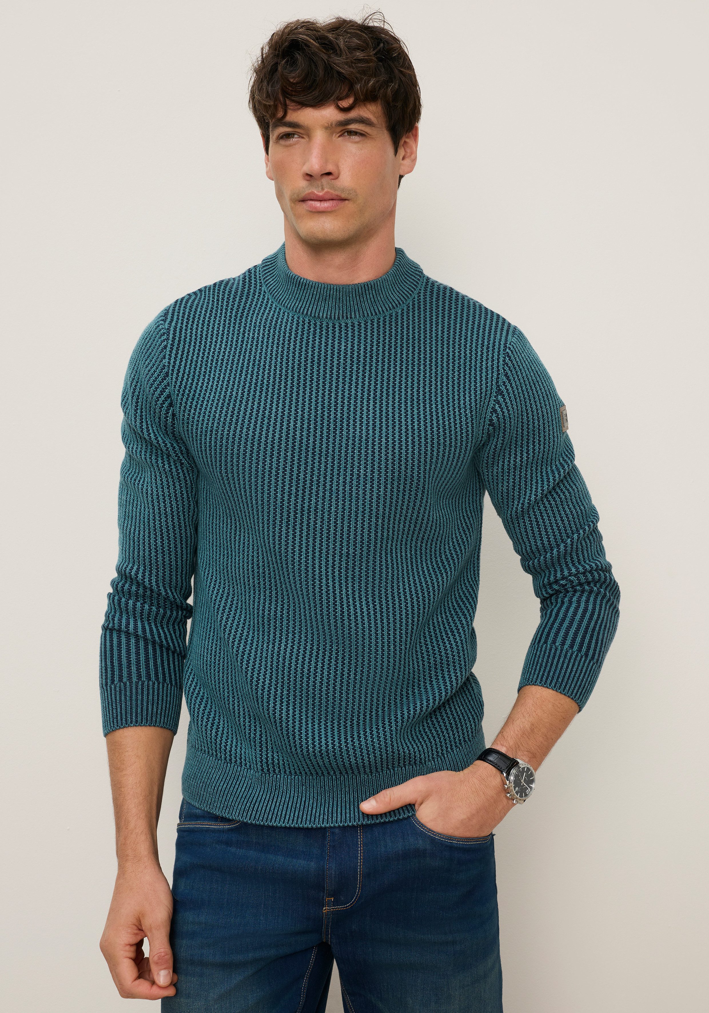 Man's World Stehkragenpullover Neue Kollektion! Highlight 2-farbiger Struktureffekt Strickmaterial, mit Rippbündchen am Ausschnitt, regular fit. € 29,99, (€ 29,99 pro 1 Stk).
