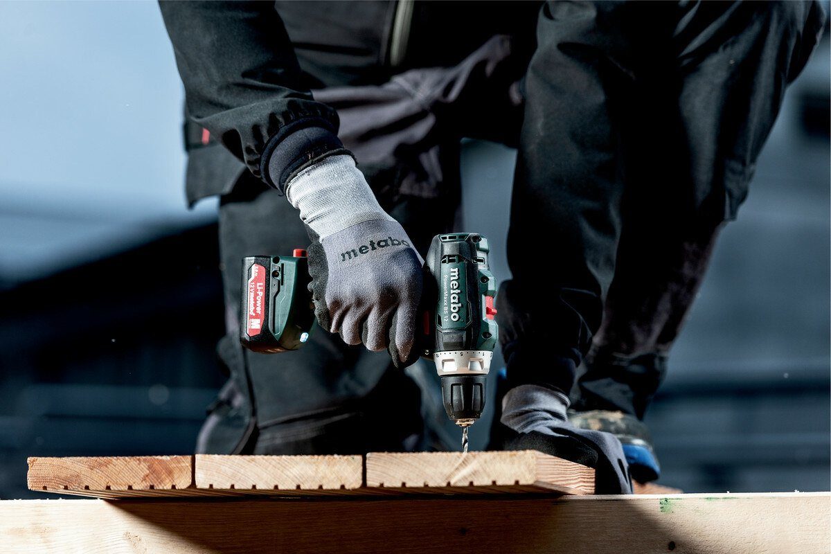 metabo Akku-Bohrschrauber PowerMaxx BS 12, 12 V, Bohrmaschine 2 x 2 Ah Li-Ion im Kunststoffkoffer