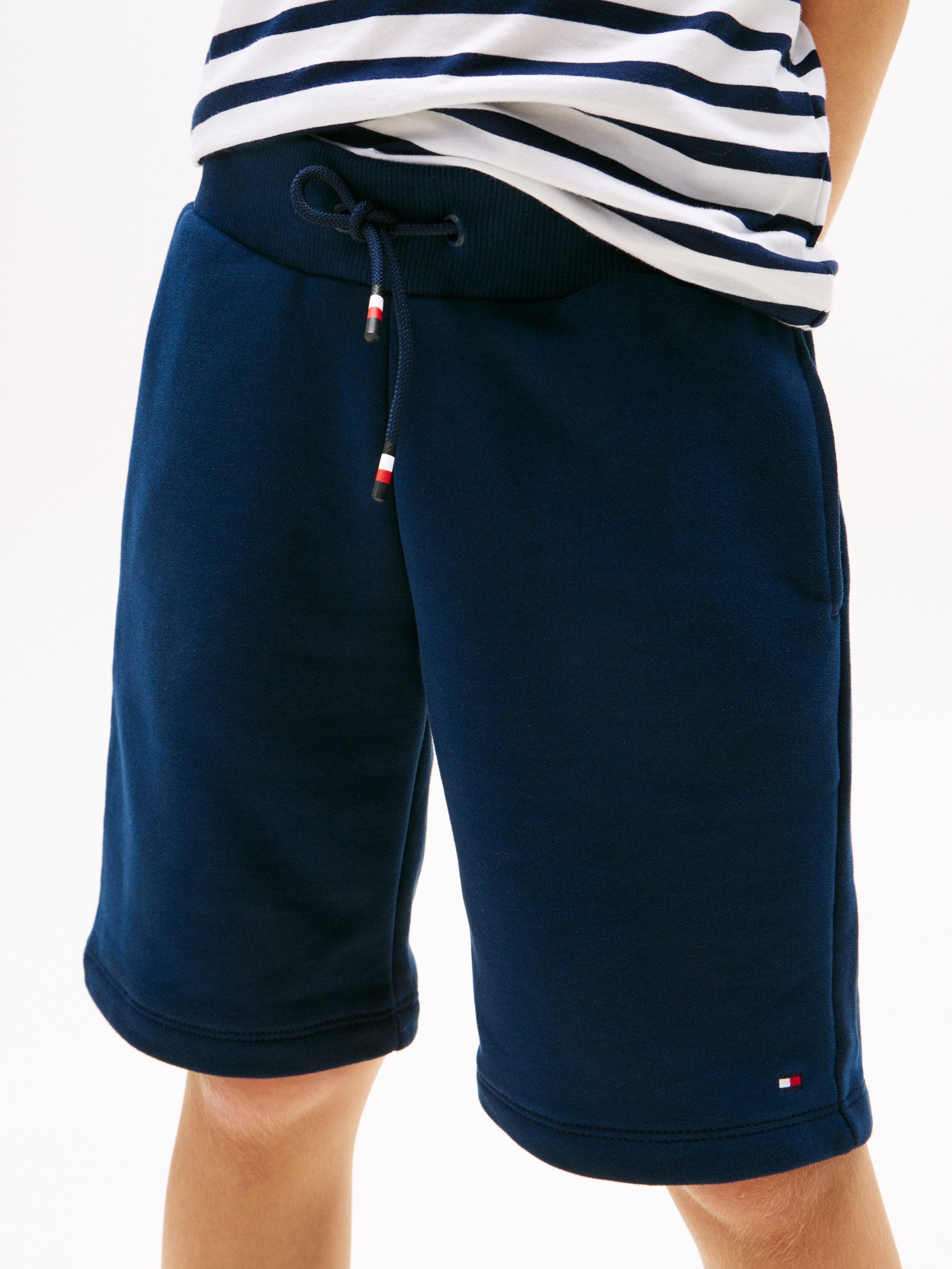 Tommy Hilfiger T-Shirt & Shorts ESSENTIAL SET (Set, 2-tlg., 2er) mit Logoschriftzug