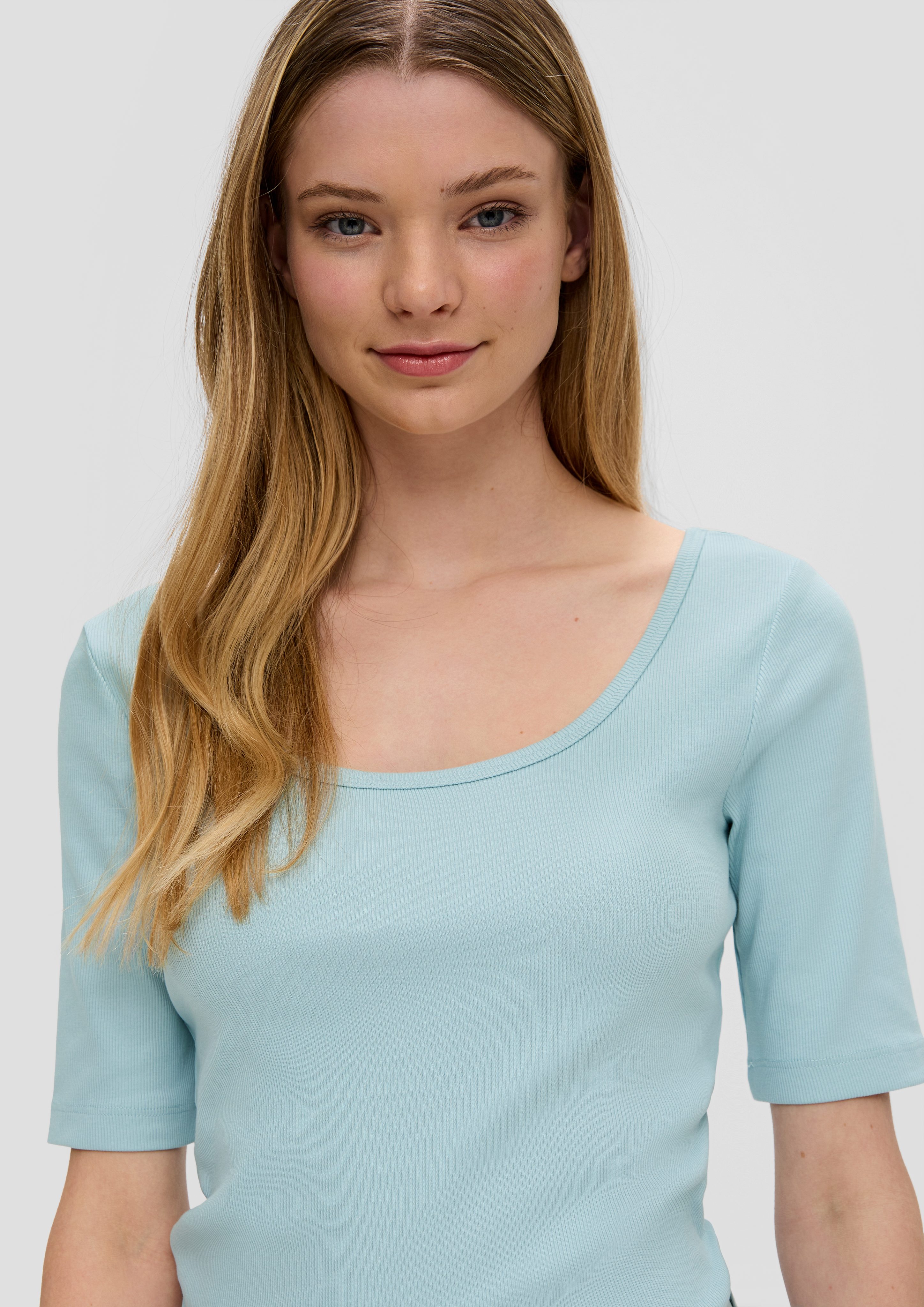 QS Kurzarmshirt Rippshirt mit tiefem Rundhalsausschnitt günstig online kaufen