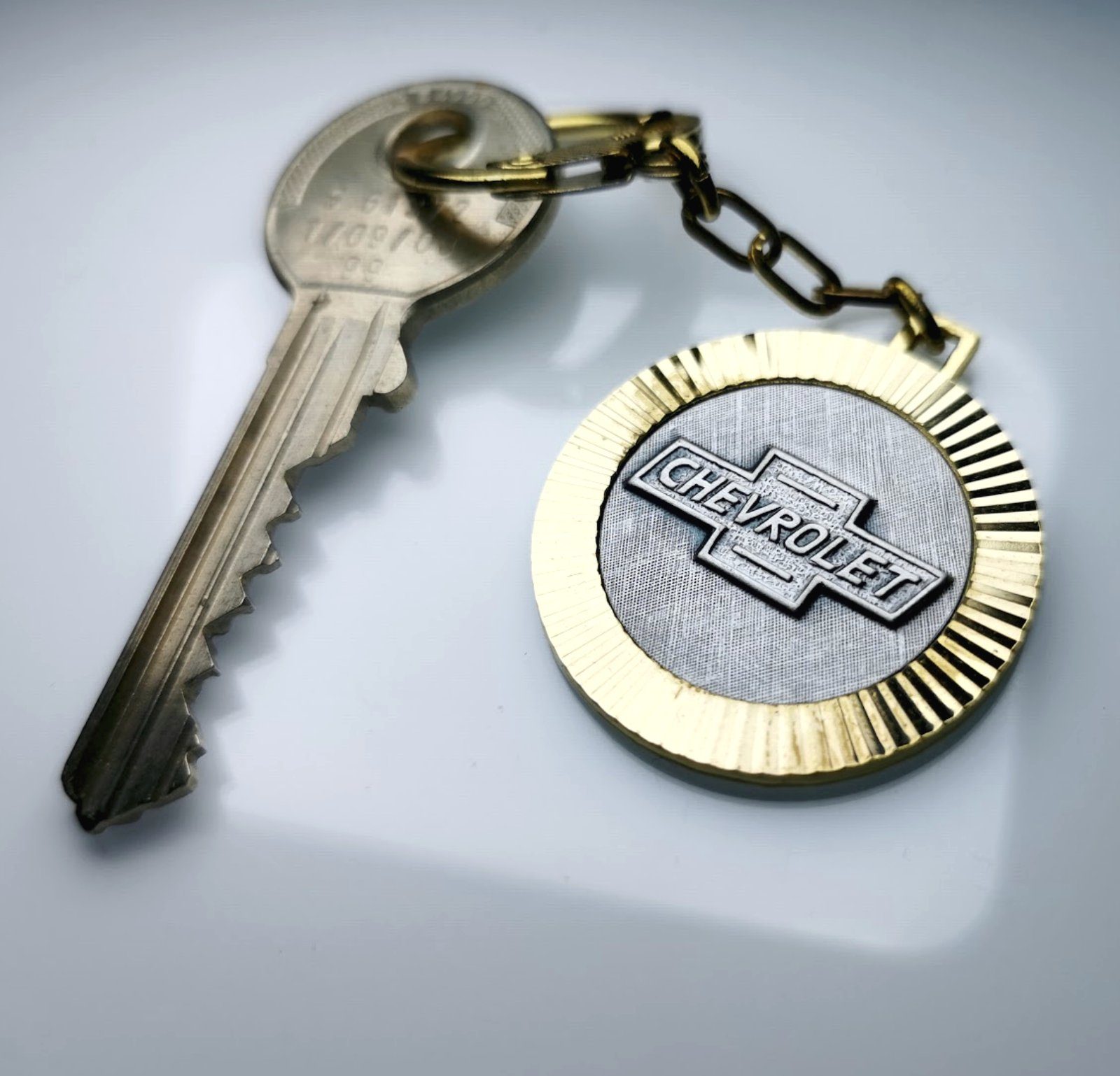HR Autocomfort Schlüsselanhänger mit Gravur Metall Schlüsselanhänger Chevro günstig online kaufen