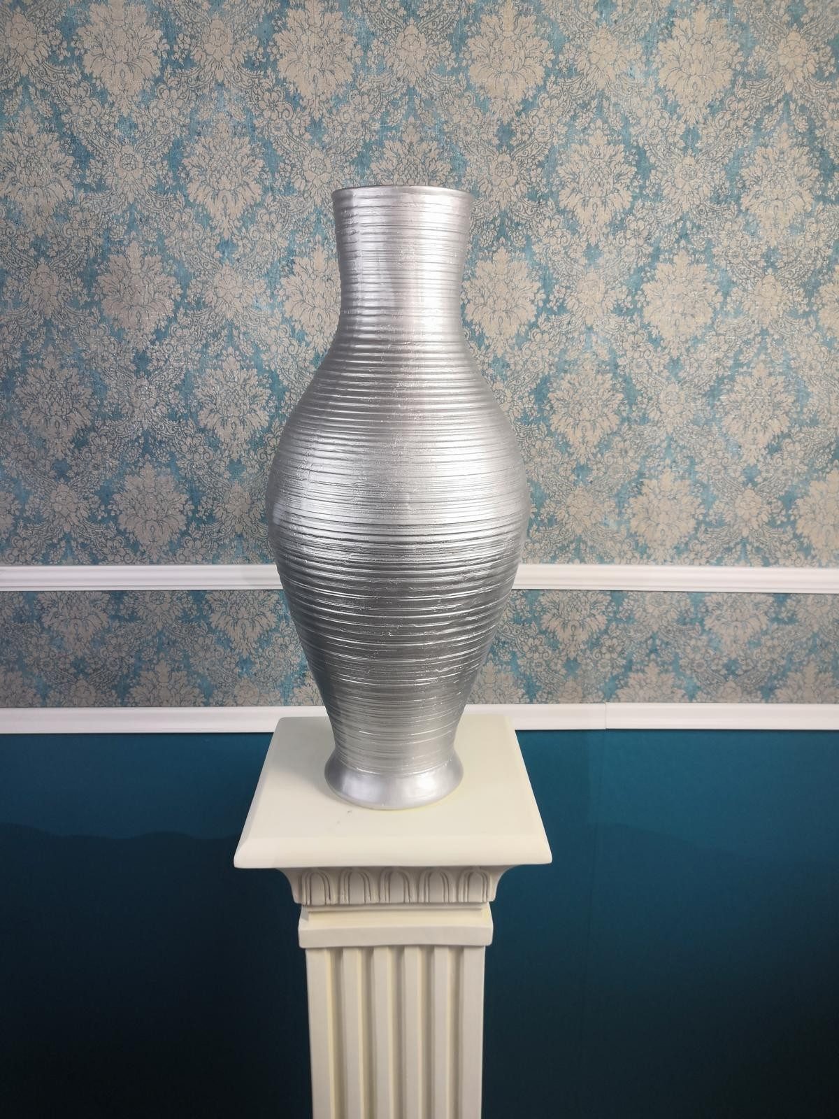 JVmoebel Dekovase Skulpturale Vase aus Keramik in elegantem Schwarz, Made in Europa