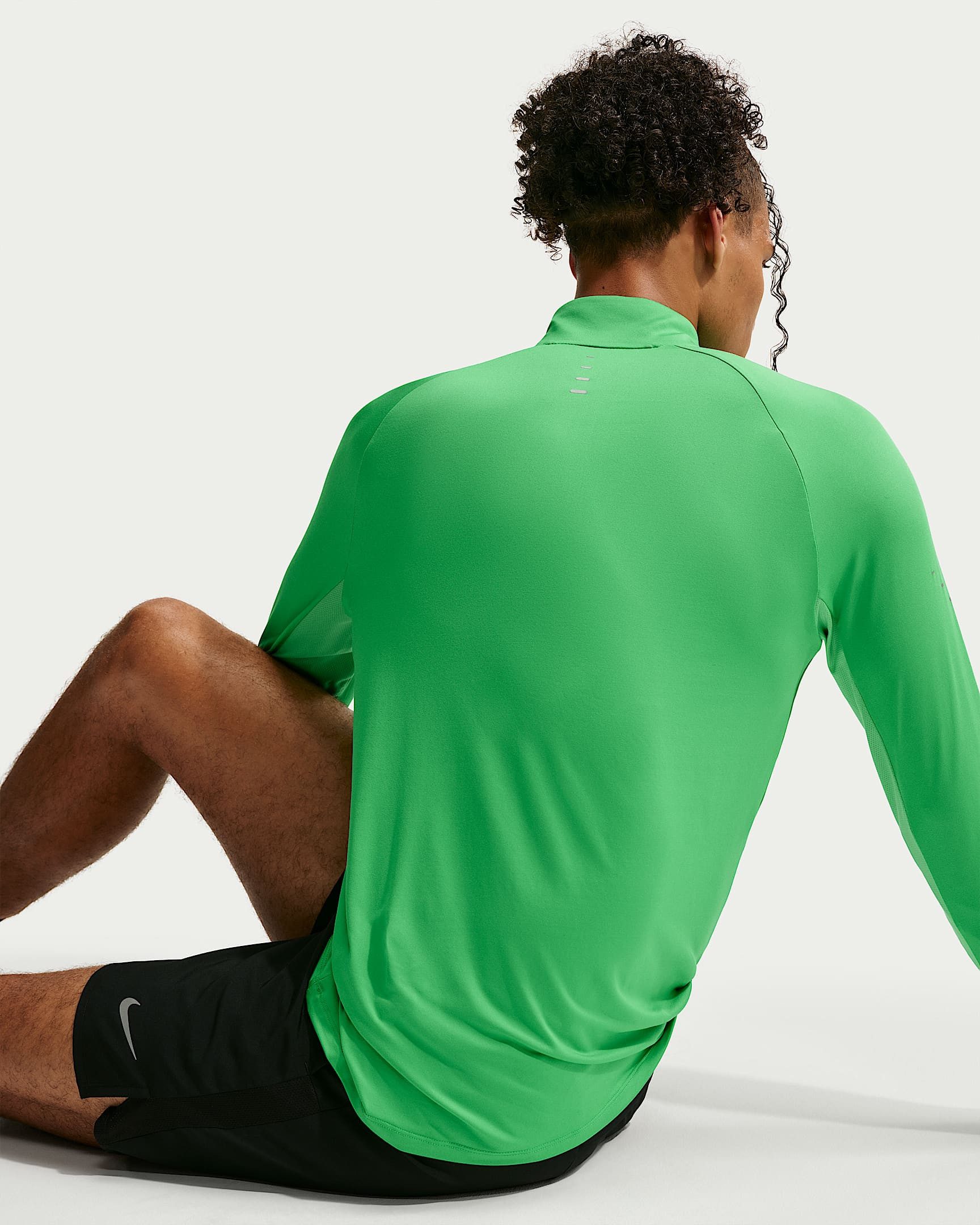 Nike Laufshirt M NK DF STRIDE HZ MIDLAYER leichtes Midlayer-Oberteil, atmungsaktives Material, schnell trocknend
