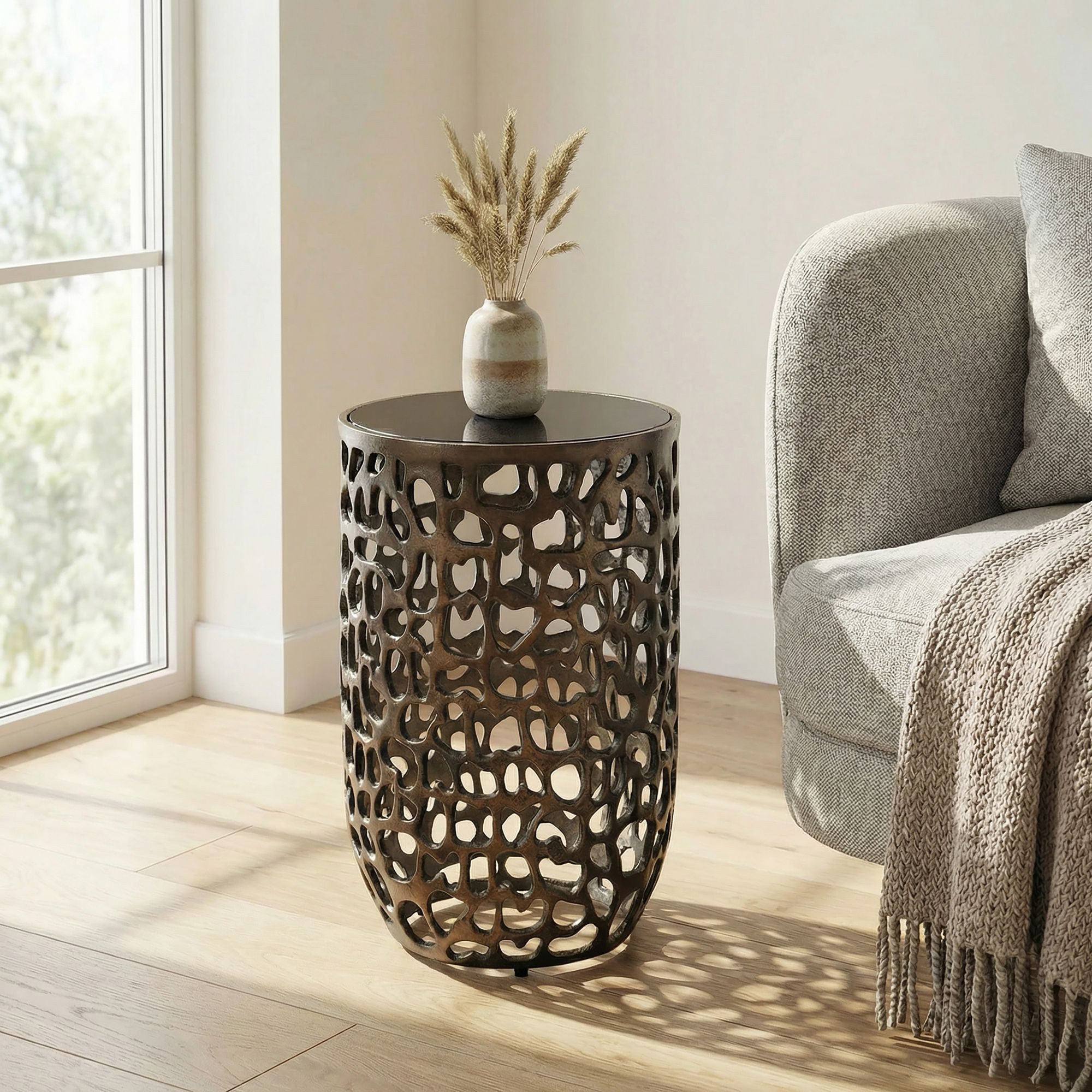 FINEBUY Beistelltisch FB116670 30cm schwarz Glas Aluminium Wohnzimmertisch Couchtisch Rund (Extravaganter Tisch mit feiner Lochmuster-Optik), Dunkle Glasplatte auf robustem Bronze-Aluminium