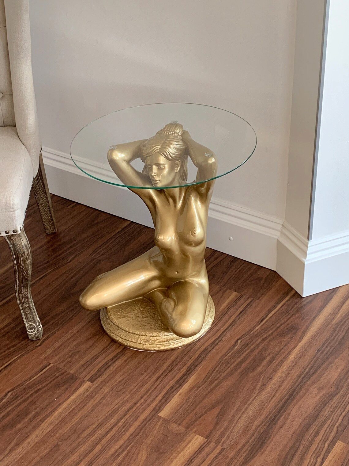 Schatzkiste1 Beistelltisch Figurentisch im Frauen Design Beistelltisch, Couchtisch, Glastisch (1x Beistelltisch mit Glasplatte), breite 40 cm, höhe 50cm, handbemalt