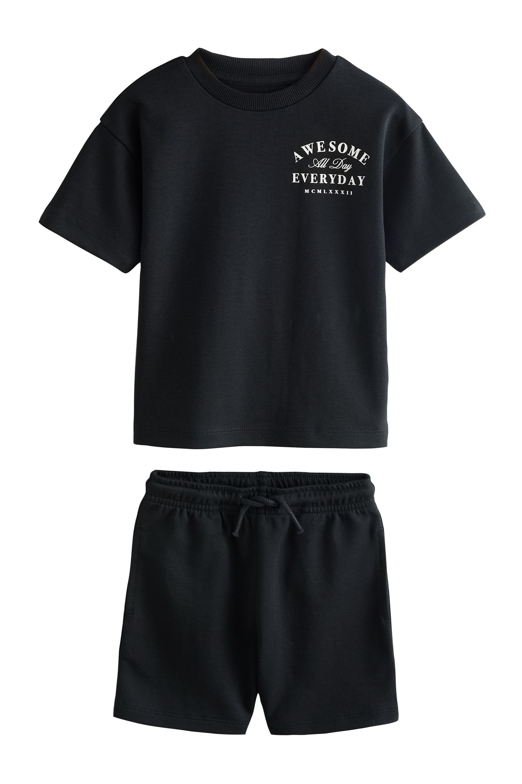 Next T-Shirt & Shorts Kurzärmeliges T-Shirt und Shorts im 2er-Set (4-tlg)