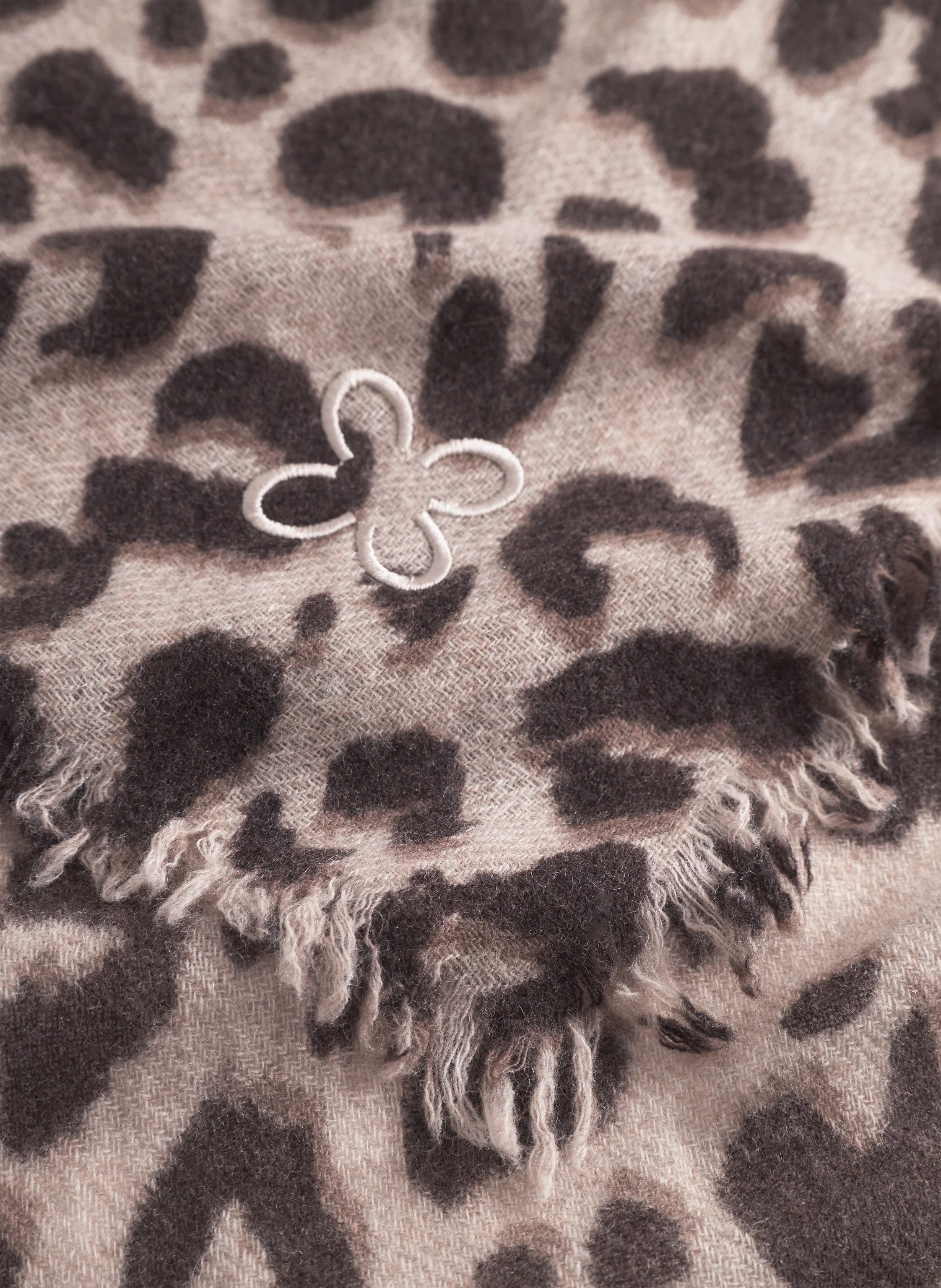 Codello Modeschal Codello Schal aus Woll-Kaschmir-Mischung mit Leo-Print, F günstig online kaufen