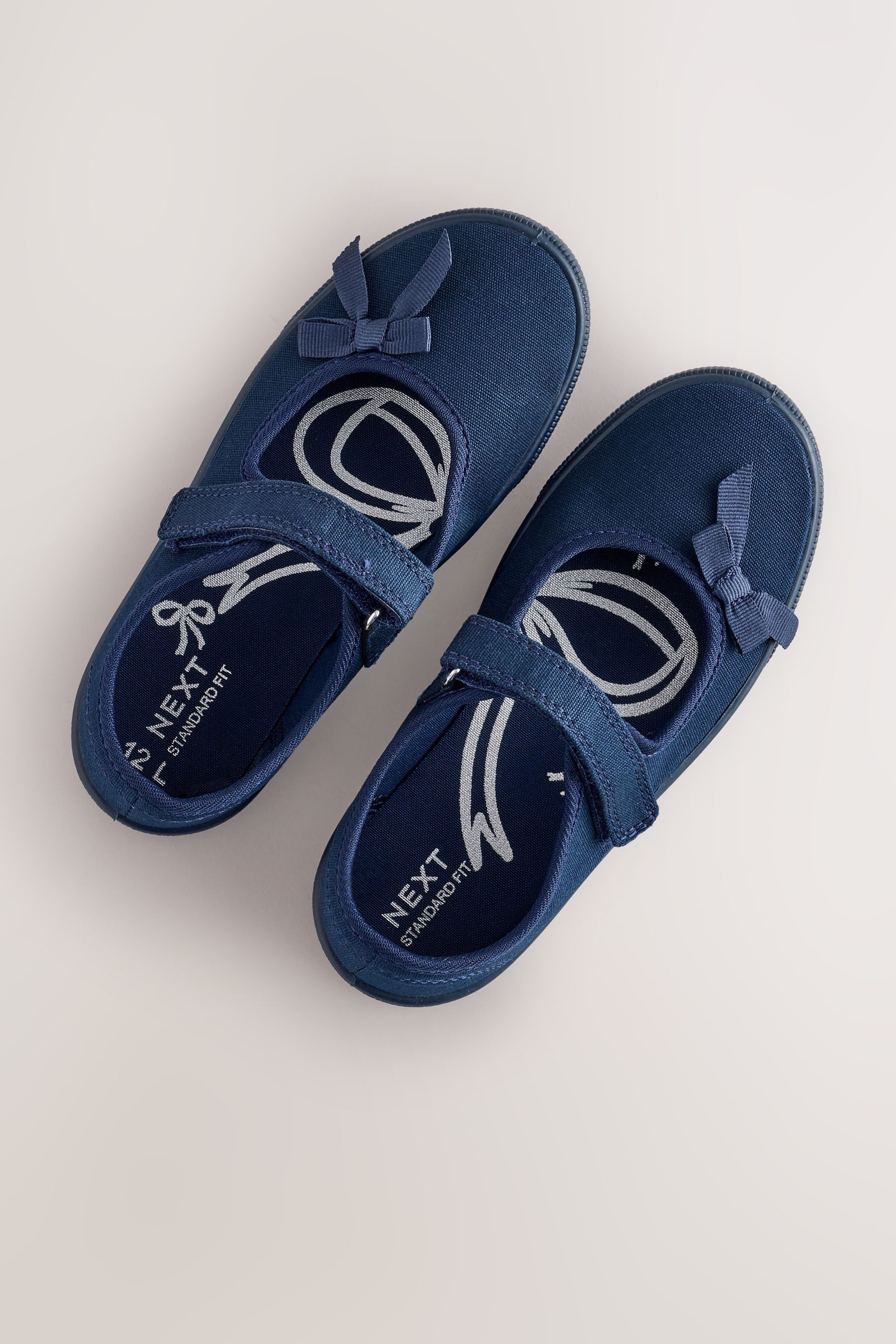 Next Stoffschuhe für die Schule mit Schleife Sneaker – Bild 3 von 5