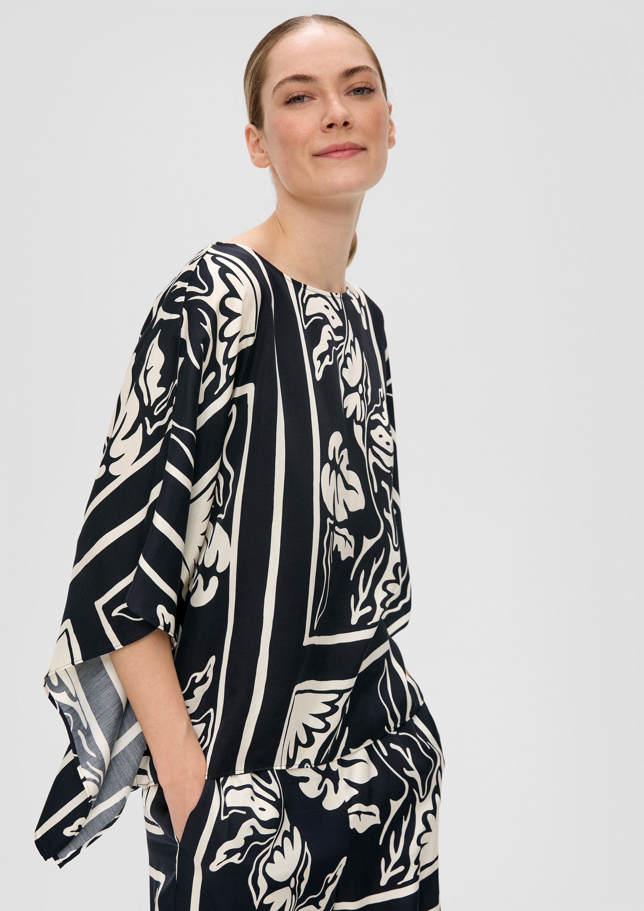 s.Oliver Kurzarmbluse Bluse Satinbluse mit überschnittenen Schultern