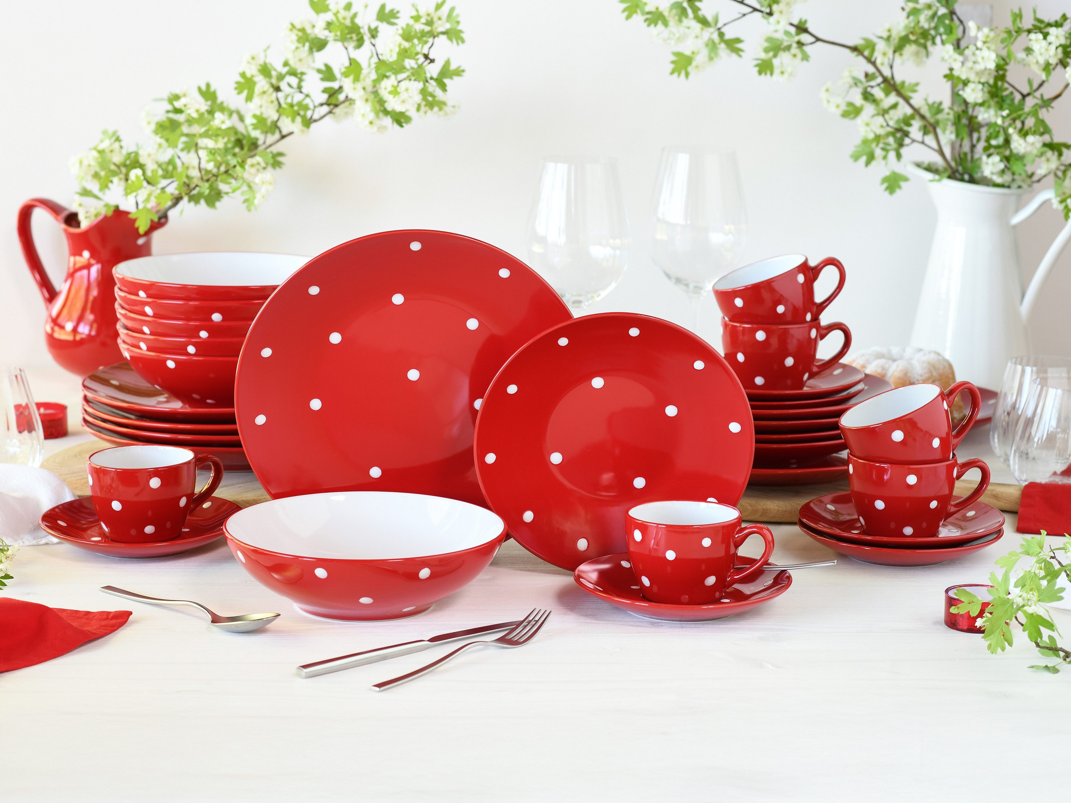 CreaTable Kaffeeservice Polka Dots, Service 18-tlg. (18-tlg), 6 Personen, Steinzeug, Fröhliche Farbgebung, Polka Dots