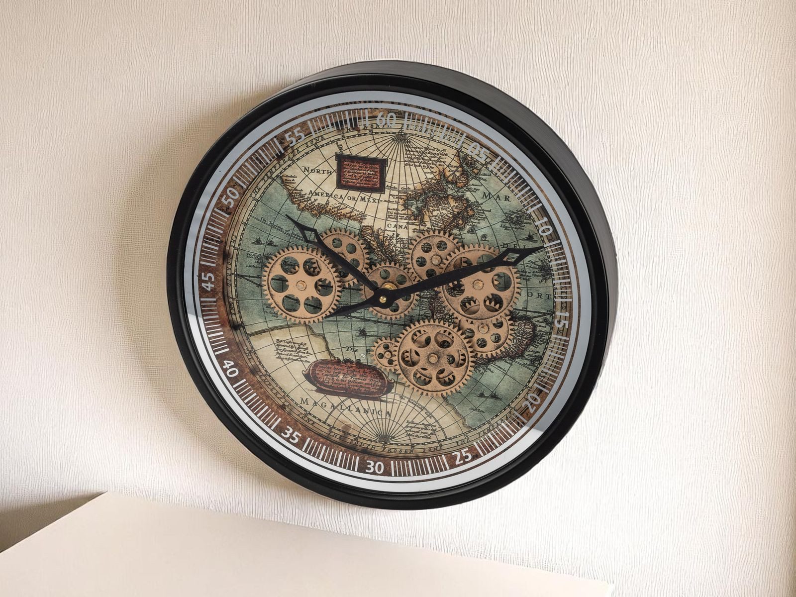 formano Wanduhr Weltkarte Zahnräder 40x40 cm Metall sichtbar drehende Zahnräder (Sichtbar bewegliche Zahnräder)