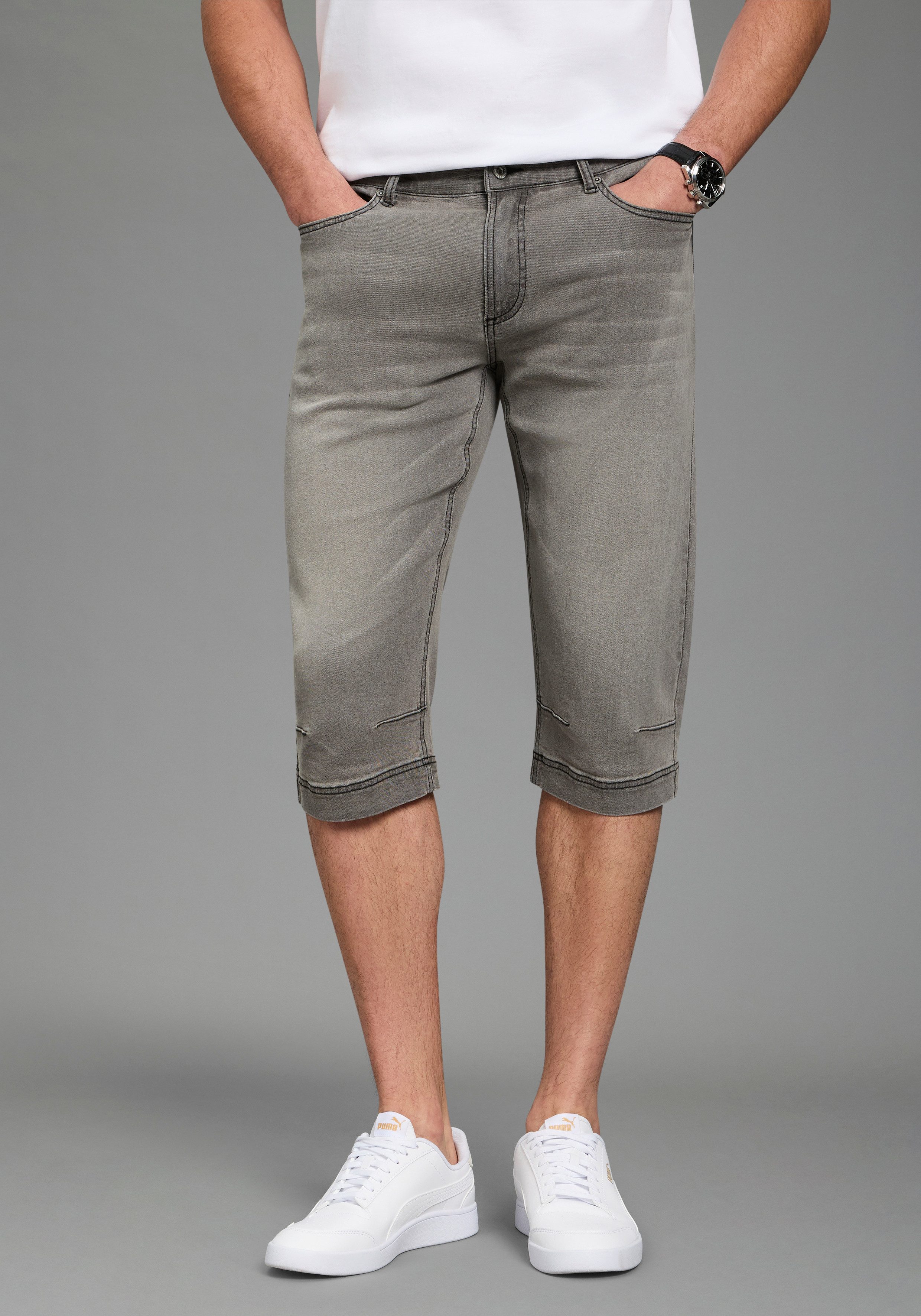 Bruno Banani Jeansbermudas Straight-Fit, normale Leibhöhe, aus elastischem Denim-Material. € 34,99, (€ 34,99 pro 1 Stk).