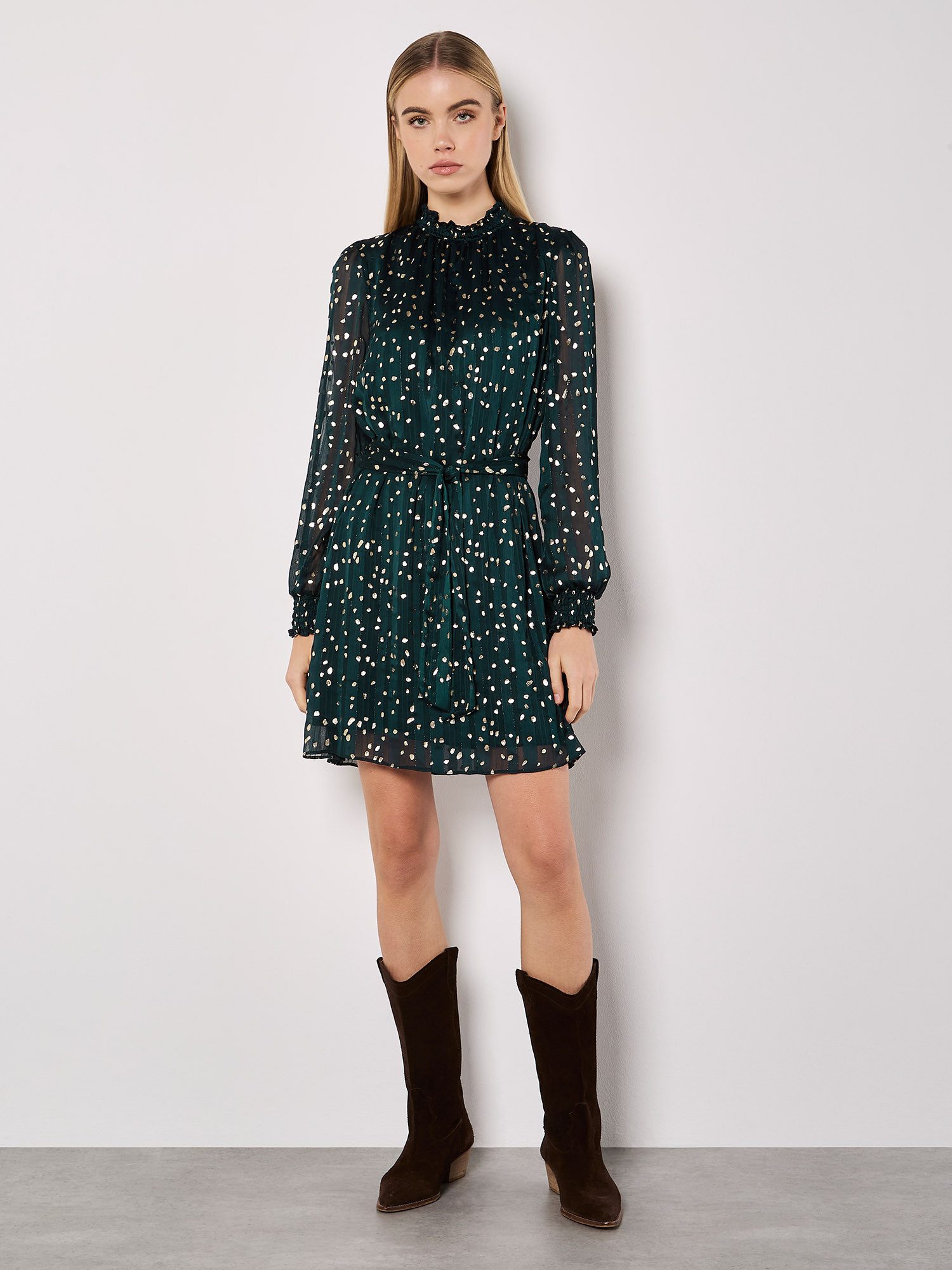 Apricot Druckkleid Plisseekleid (2-tlg., Stoffgürtel) mit Punkten