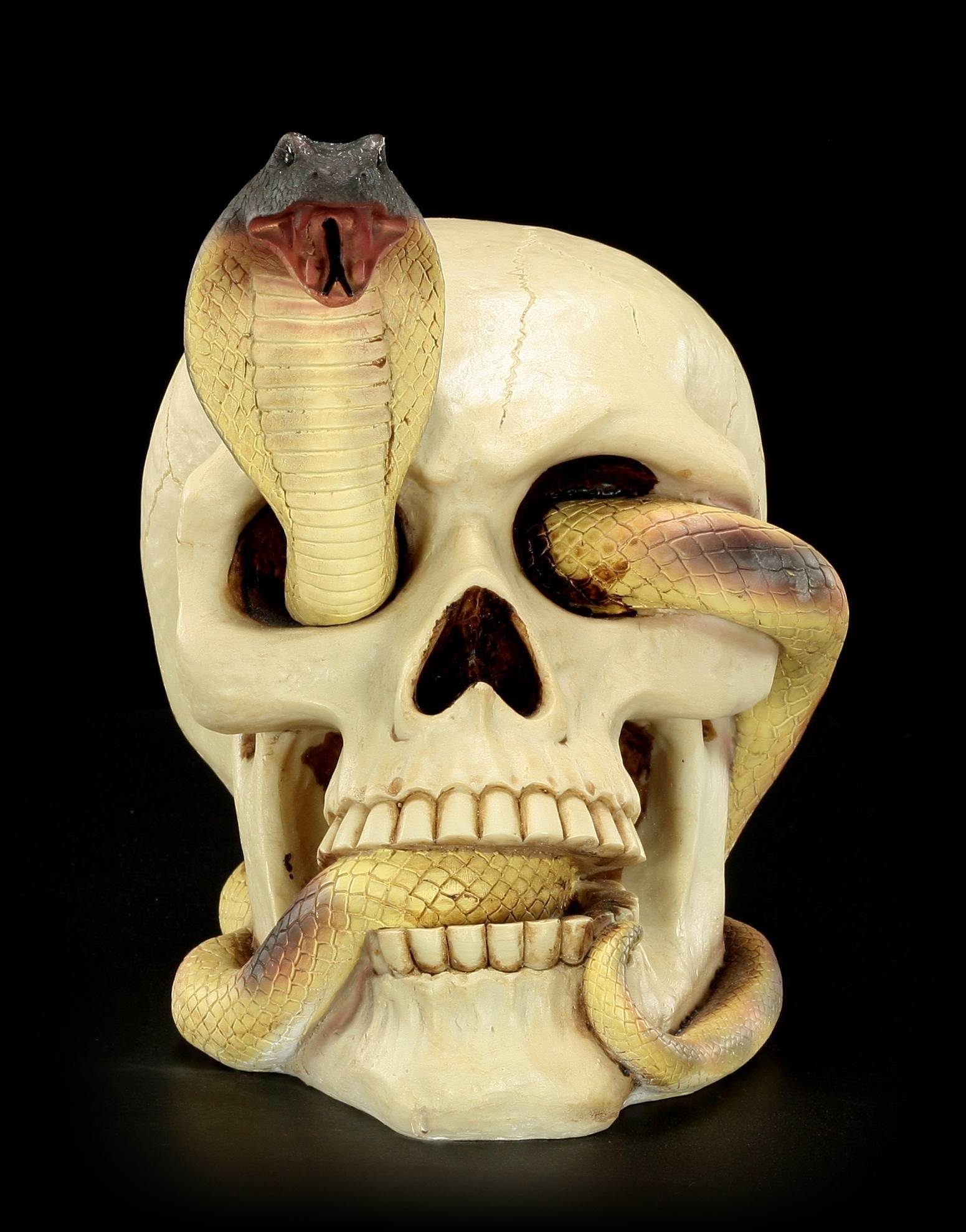 Figuren Shop GmbH Dekofigur Totenkopf - Kobra schlängelt sich durchs Auge - Gothic Deko Fantasy