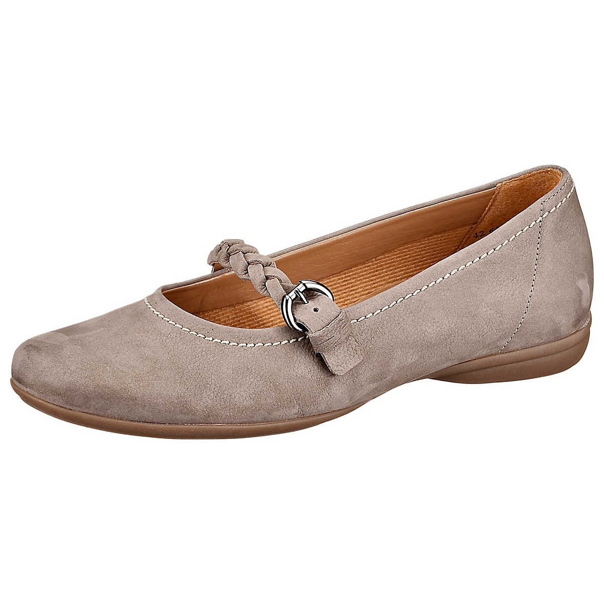 pointed toe ballerina shoes
