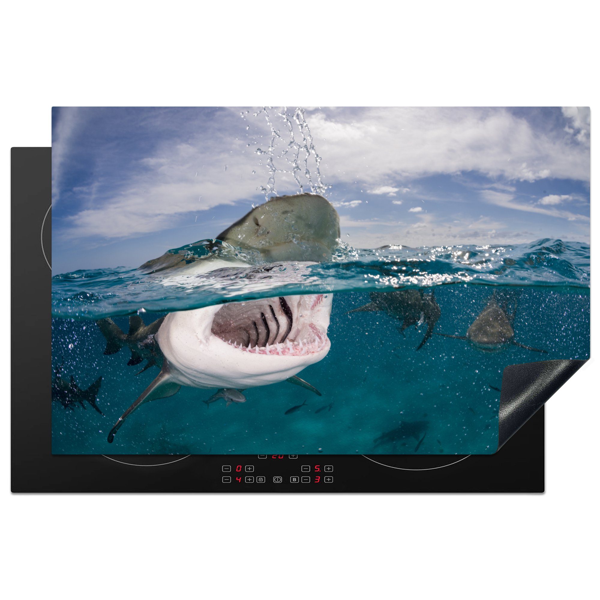 MuchoWow Herdblende-/Abdeckplatte Hai oberhalb der Wasseroberfläche, Vinyl, (1 tlg), 81x52 cm, Induktionskochfeld Schutz für die küche, Ceranfeldabdeckung