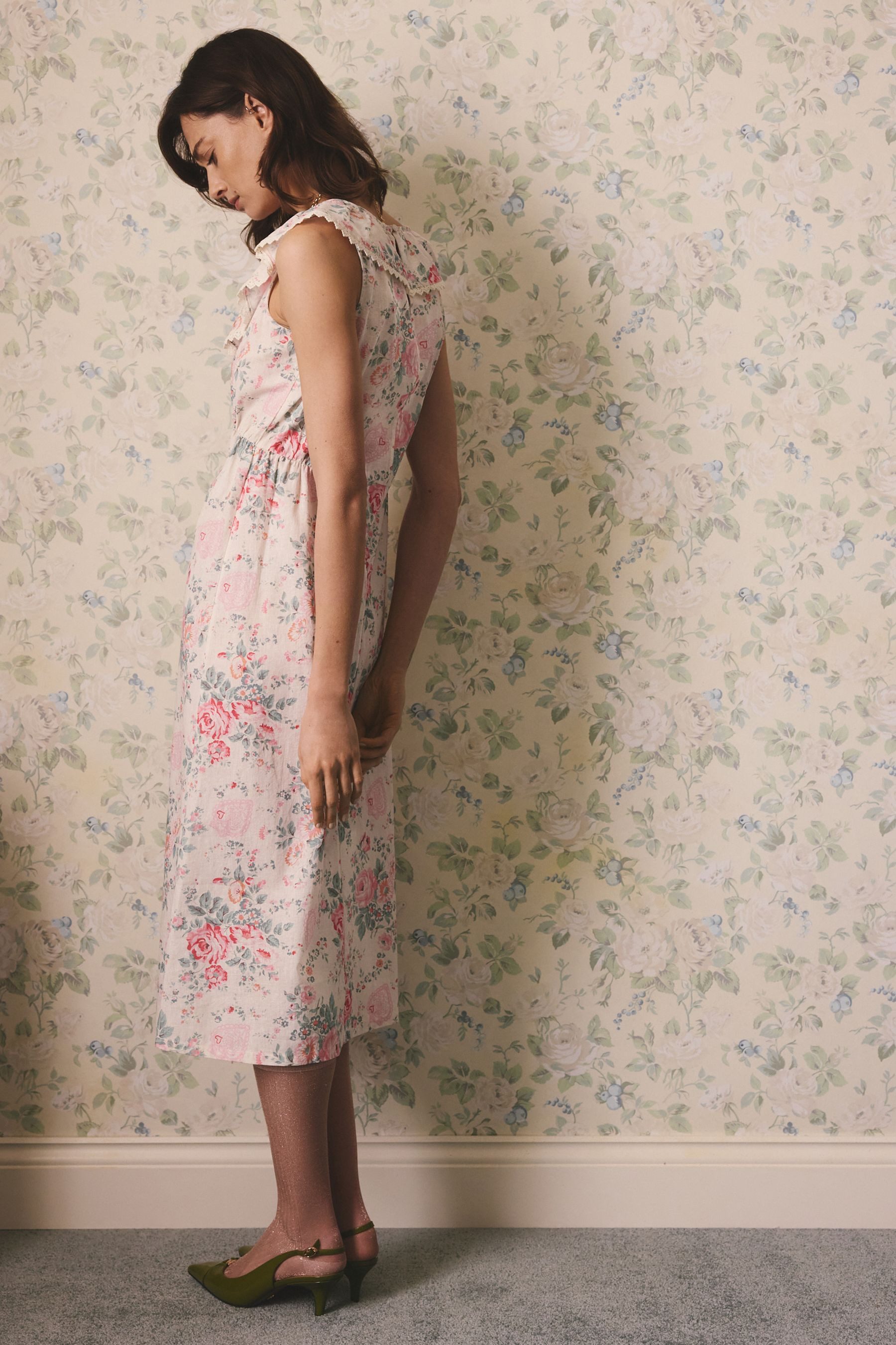 Cath Kidston Midikleid Cath Kidston Hackney Rose Midikleid mit Rüschen (1-tlg)