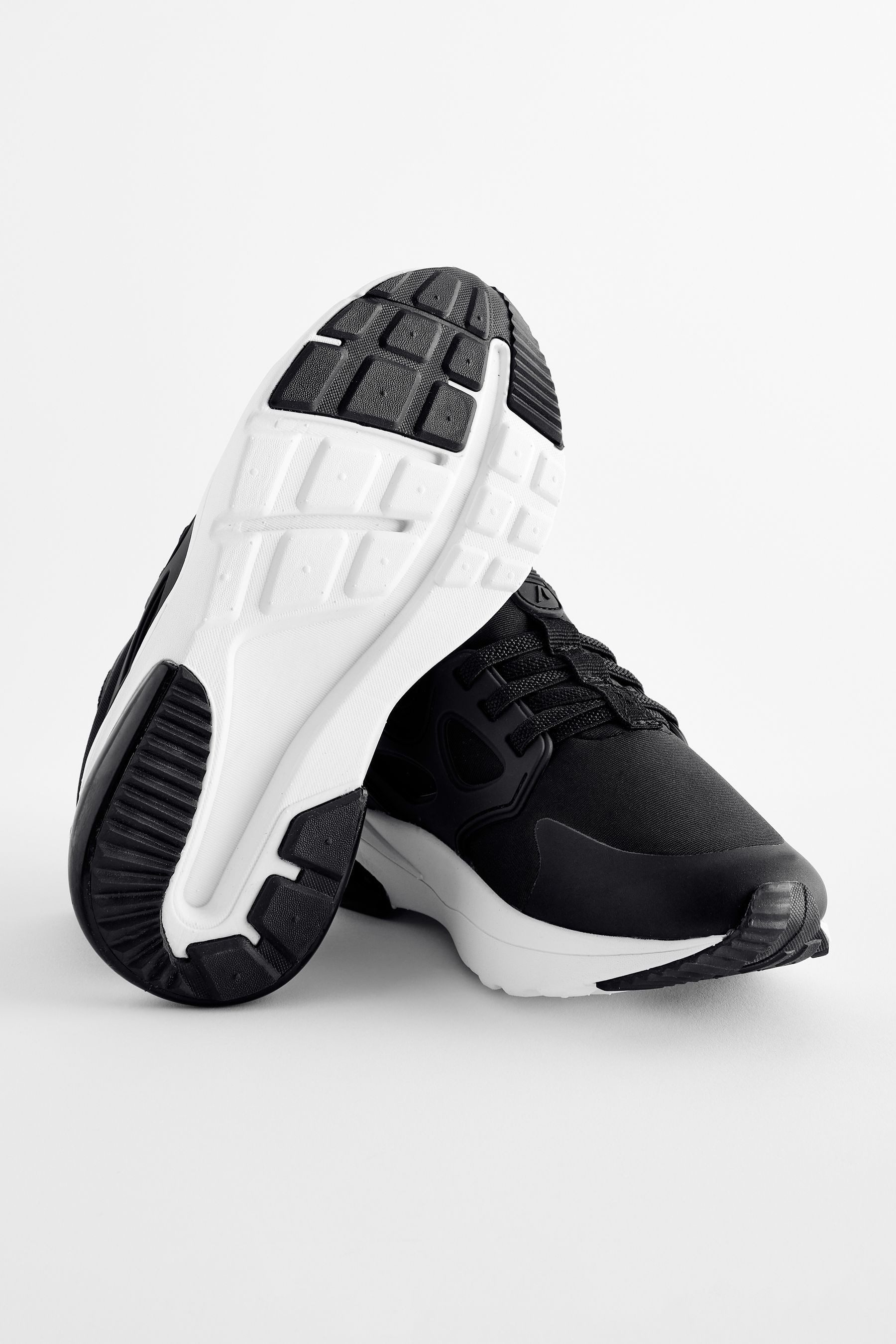 Next Elastischer Sportschuh mit Schnürung Sneaker (1-tlg)