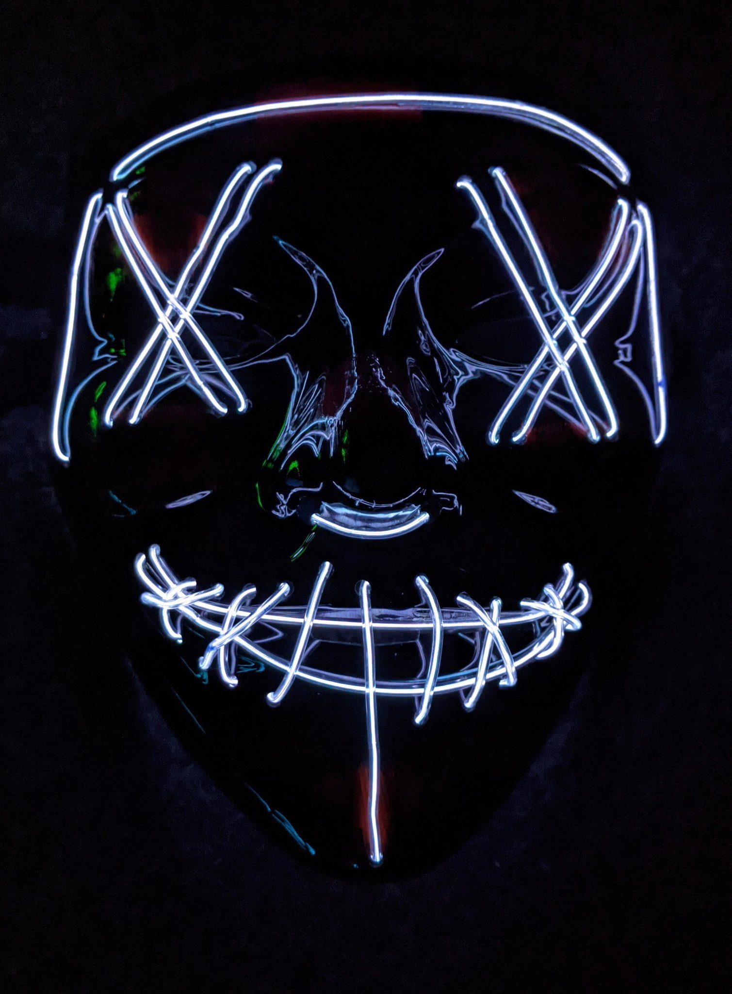 Maskworld Verkleidungsmaske LED Maske weiß, Coole Leuchtmaske wie in The Purge