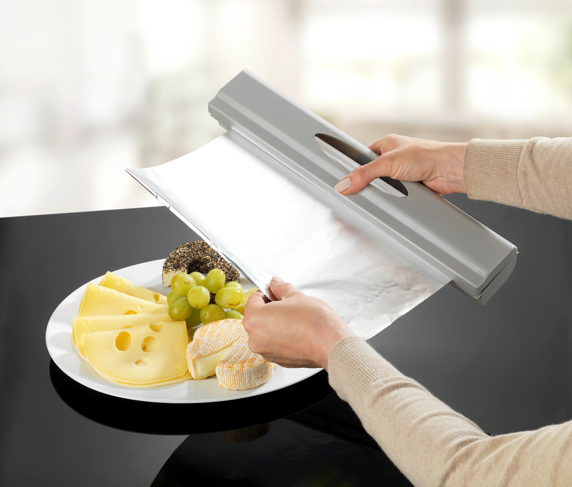 WENKO Folienspender Modell Perfect-Cutter, für Folienrollen bis 33 cm Breite, für Alufolien und Frischhaltefolien