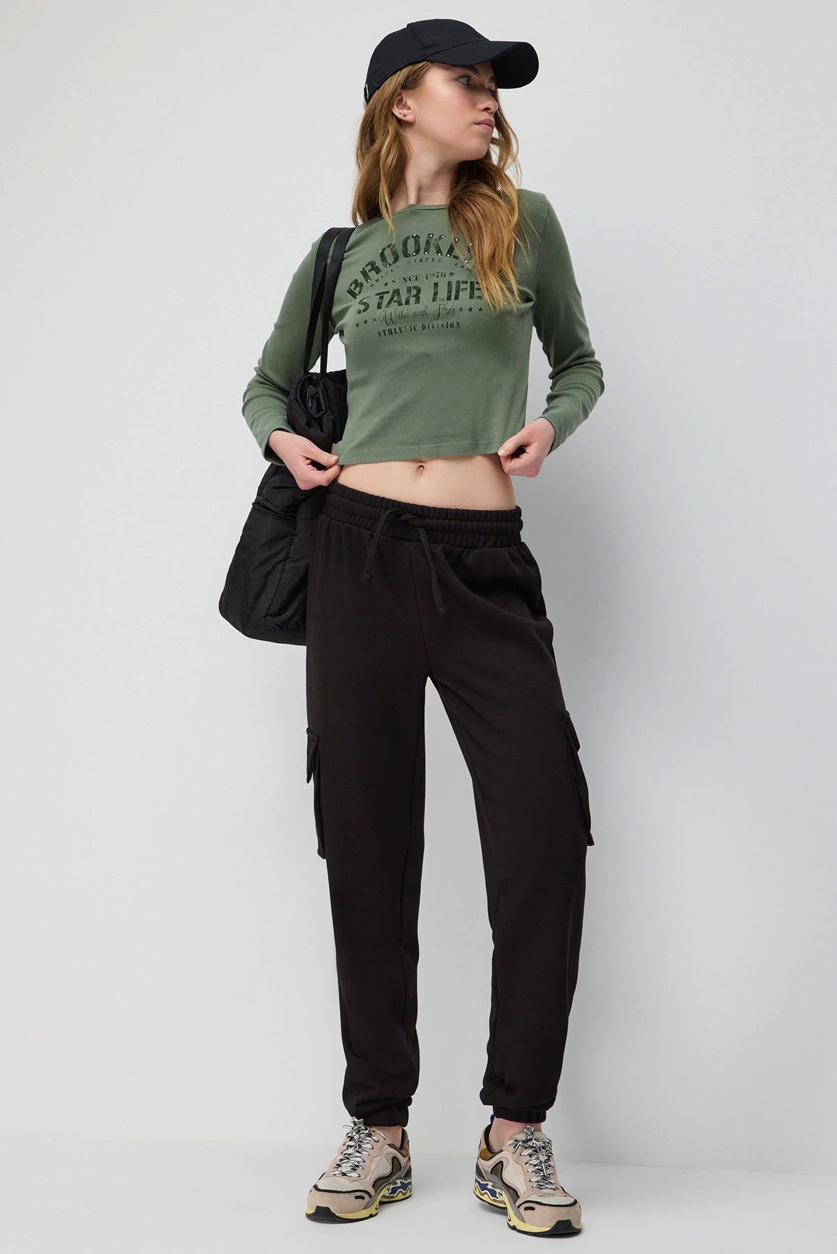 No Matter What Sweatponcho Schwarze Cargo-Jogger-Sweatpants günstig online kaufen