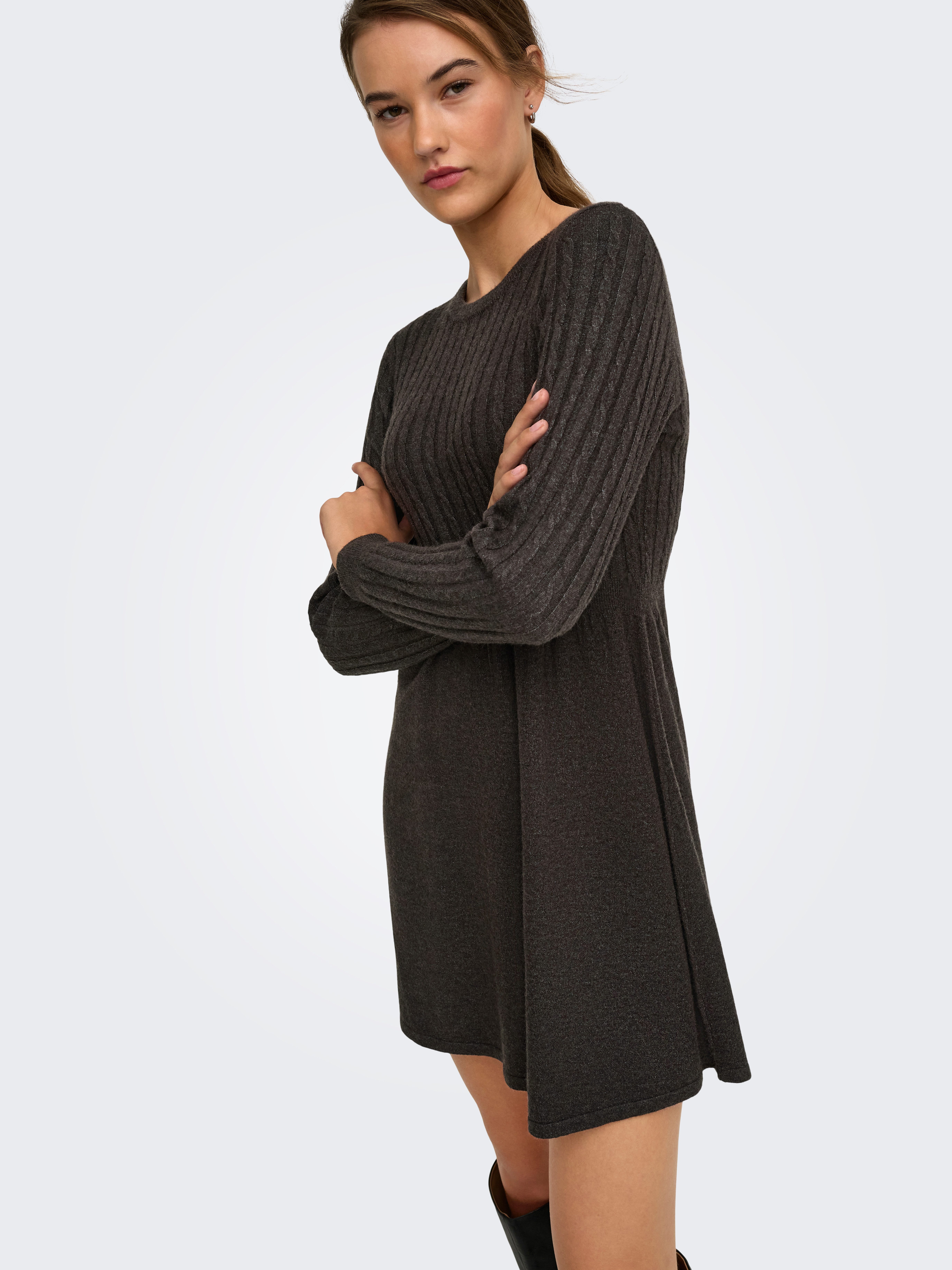 ONLY Strickkleid ONLFIA LS CABLE DRESS KNT Viskosemischung, regular fit