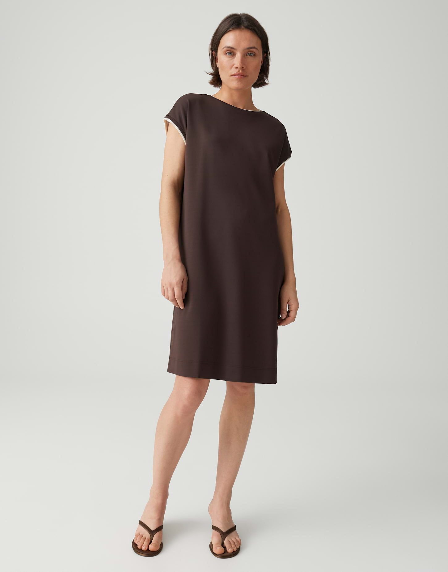 OPUS Shirtkleid mit kontrastfarbener Paspel Lockerer Fall mit praktischen Taschen