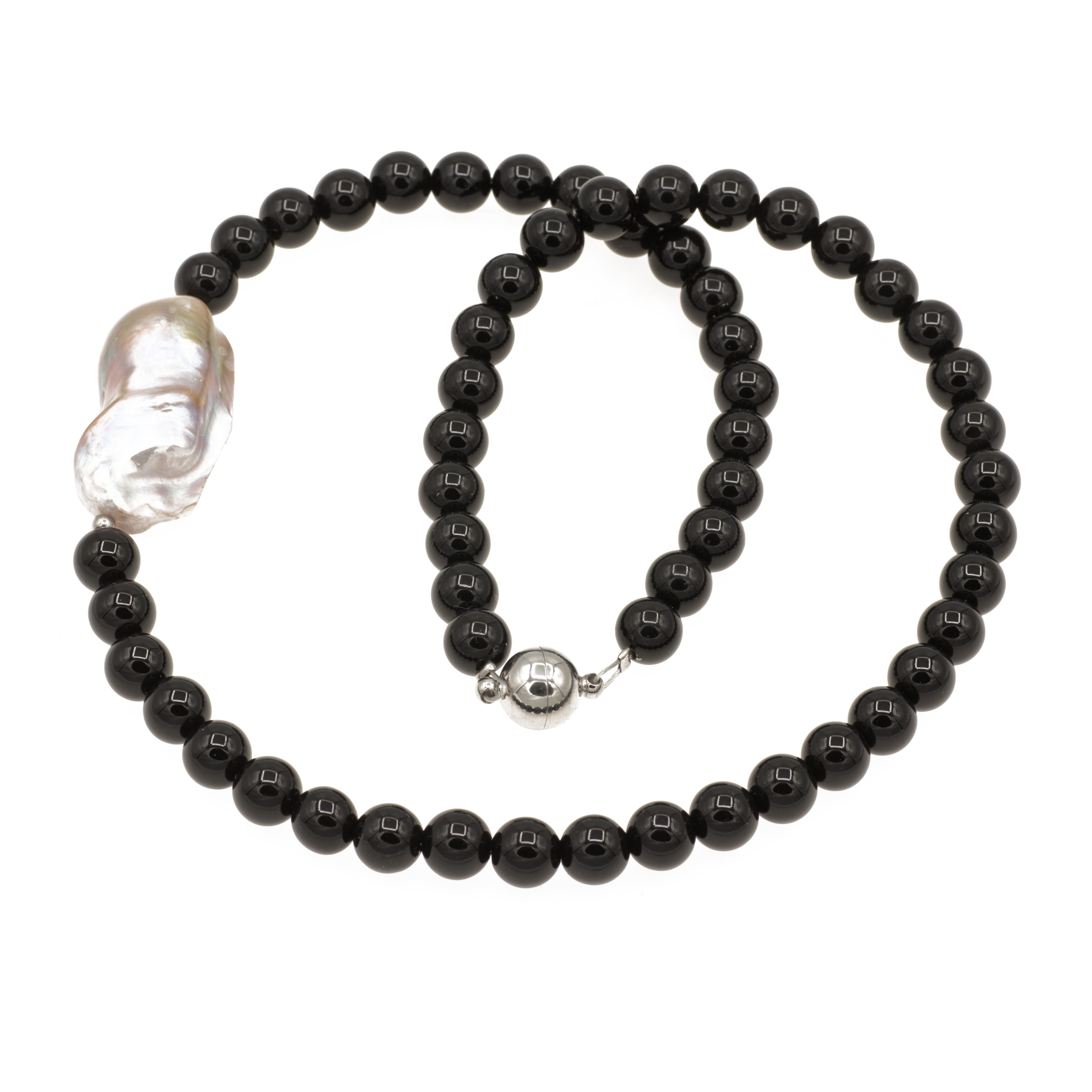 Bella Carina Perlenkette Perlenkette mit schwarzem Onyx und einer Barock Süßwasser Perle, mit einer Barockperle