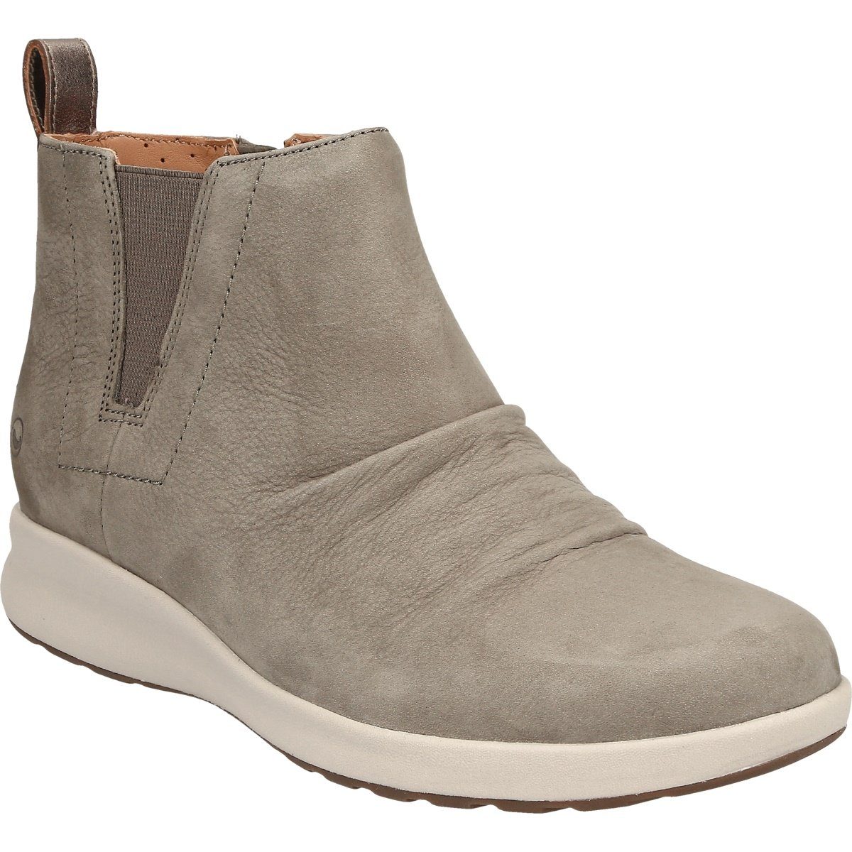 un adorn mid clarks