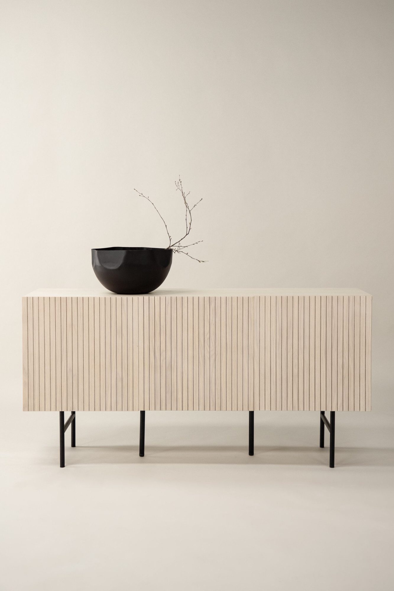 Venture Home Sideboard Björkön, Sideboard, geriffelt, Breite 150 cm, Anrichte, MDF, geriffelte Fronten, Stahlbeine, kultiviert
