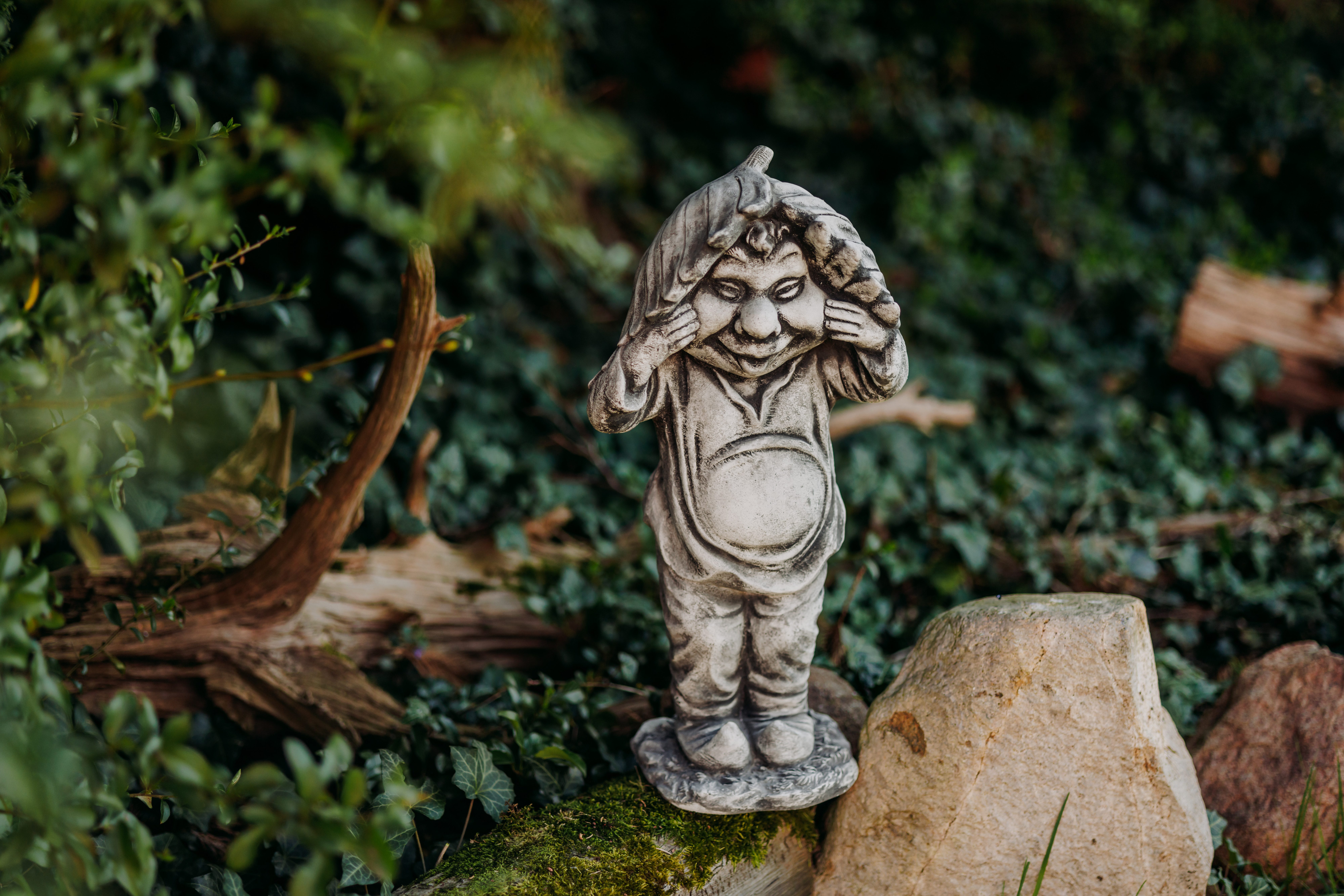 gartendekoparadies.de Gartenfigur Gnom Wichtel, Steinfigur, H. 47 cm, 12 kg, Frostsicher