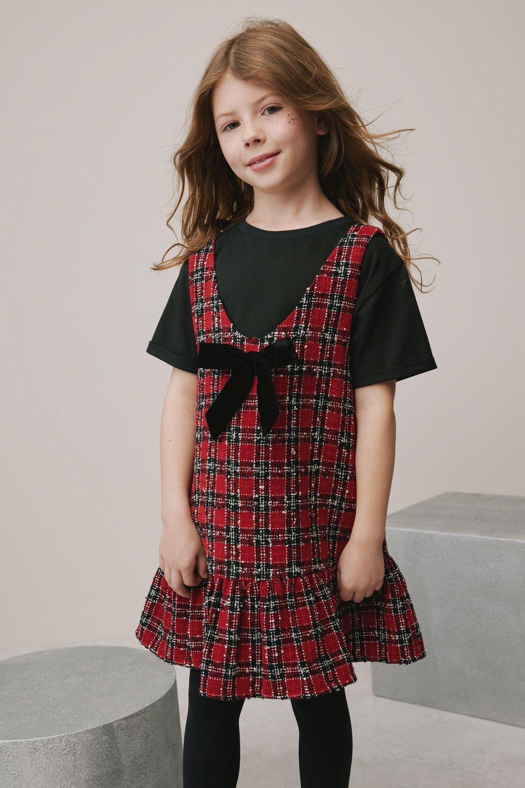 Shirtkleid Trägerkleid und T-Shirt im Set