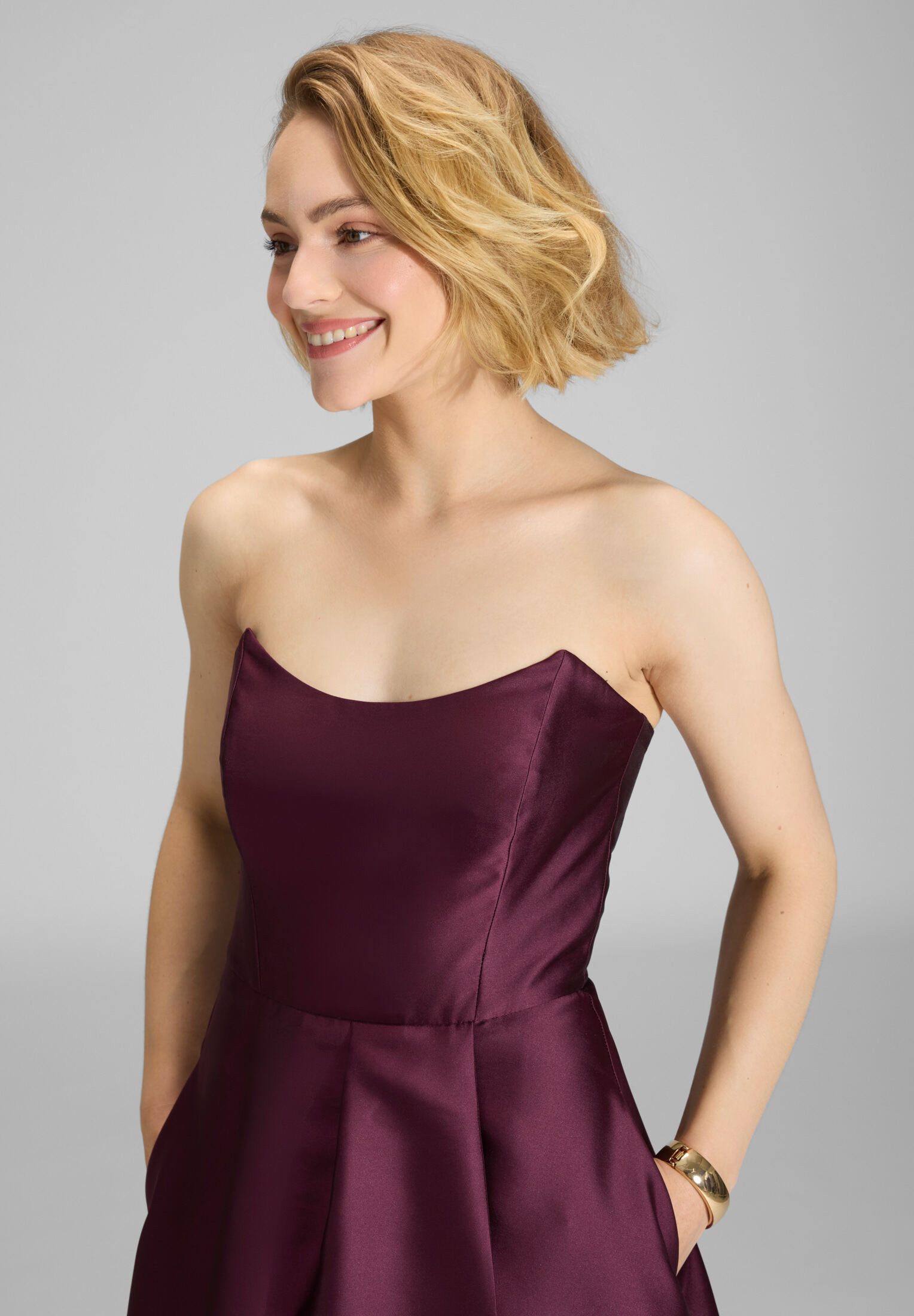 SWING Abendkleid - Abendkleid aus edlem Twill mit Korsage Oberteil Oberteil in figurbetonter Passform