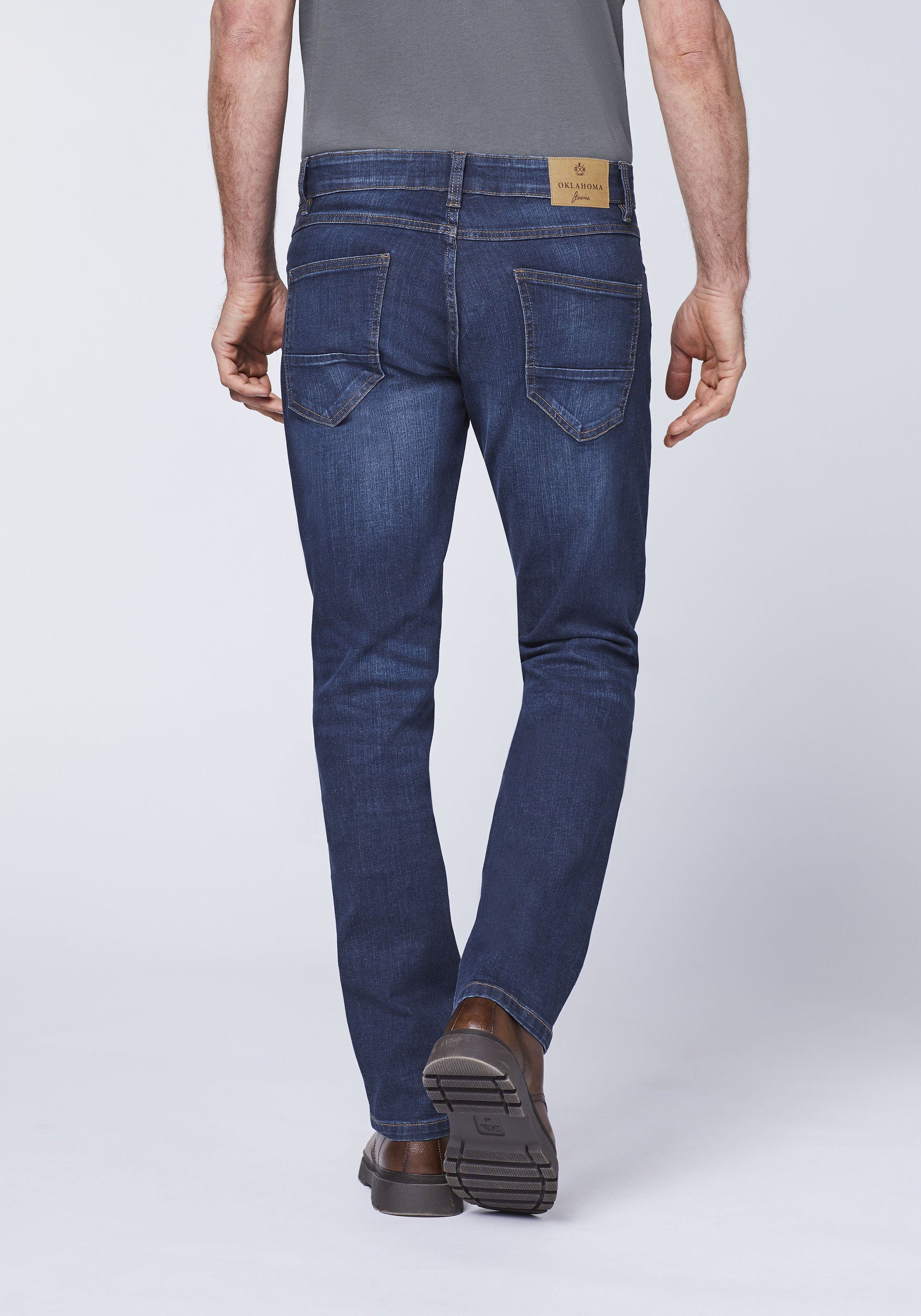 Oklahoma Jeans Slim-fit-Jeans weichem Denim aus
