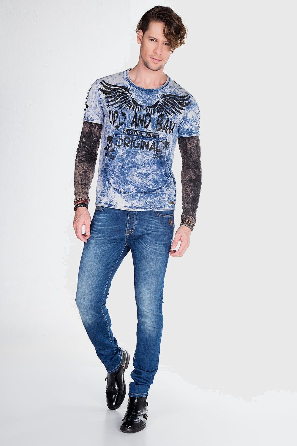 Cipo & Baxx T-Shirt Sweatshirt im lässigen Look