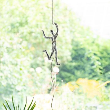 Moritz Skulptur Aluminium Figur Kletterer 30 x 14 x 5 cm, Dekoobjekt Holz, Tischdeko, Fensterdeko, Wanddeko, Holzdeko