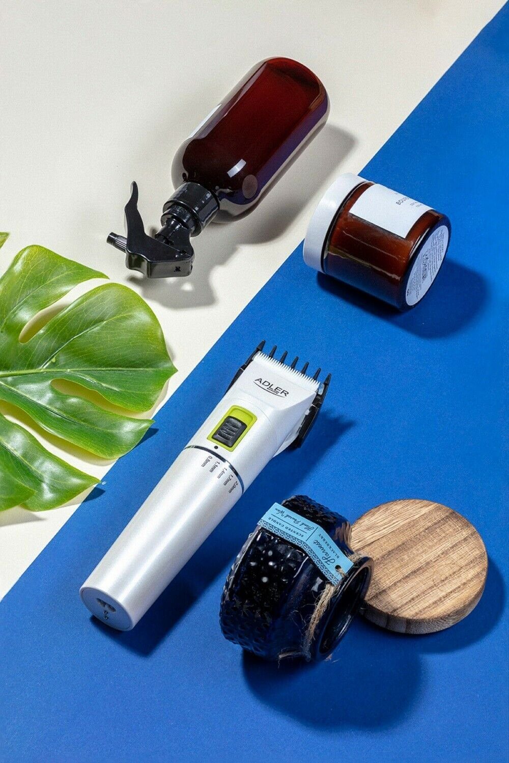 Adler Haarschneider AD-2827, Titanium überzogene Keramikklinge,Akku-/oder Netzbetrieb möglich