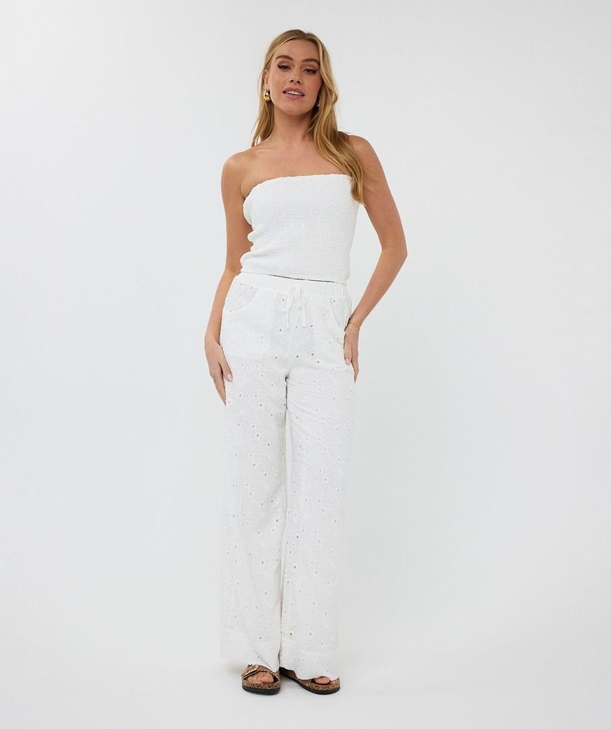 Esqualo Stoffhose Esqualo Lochstickerei-Hose mit Blumenmuster günstig online kaufen