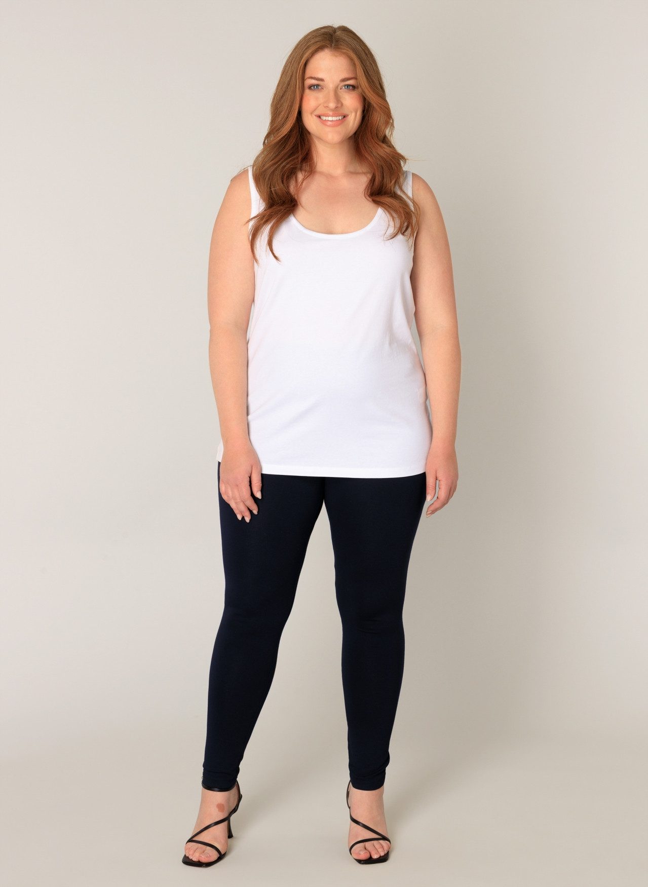 Base Level Curvy Leggings Andrea