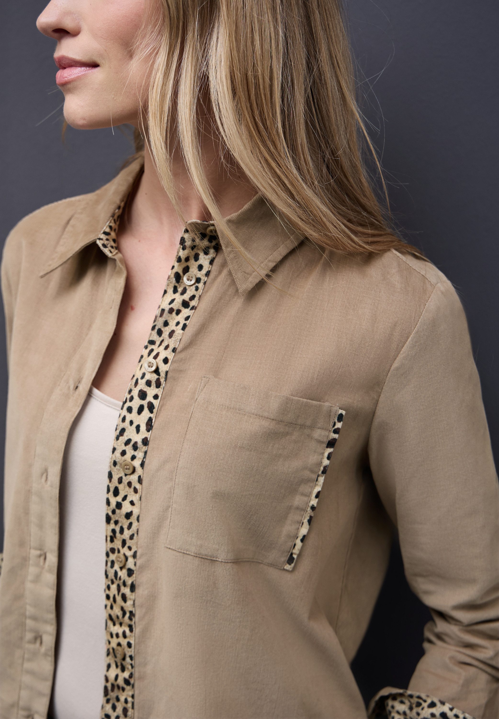 STREET ONE Langarmbluse mit Tapedetails im Leo-Look