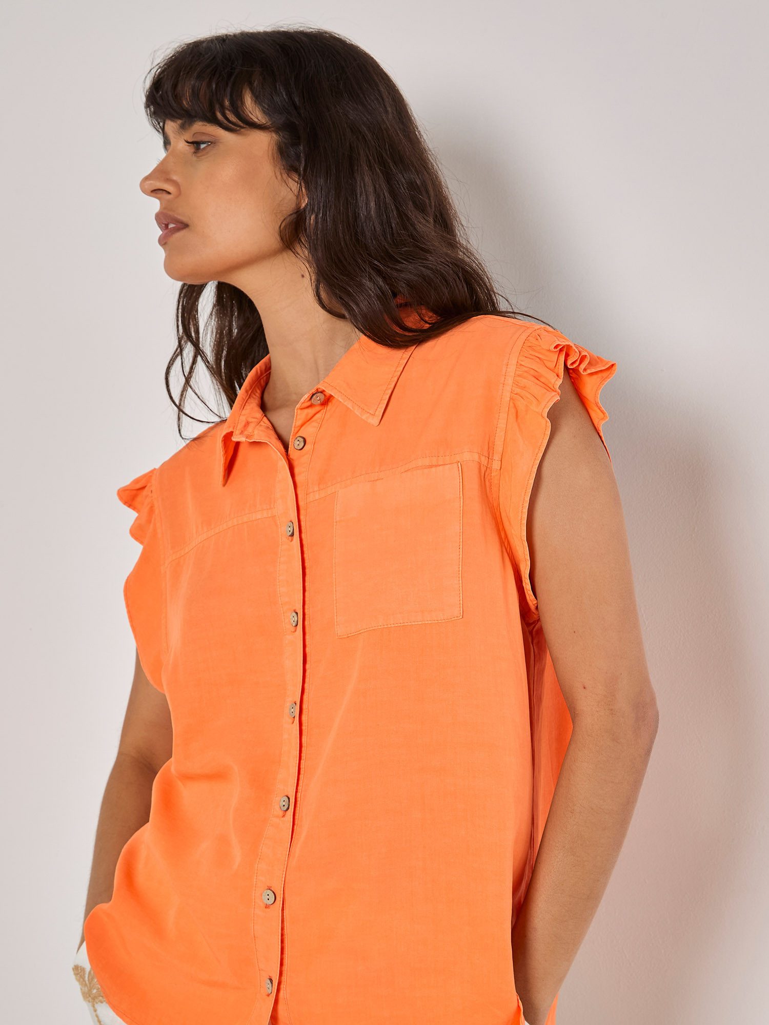 Apricot Blusentop Bluse mit Rüschensaum mit Brusttasche